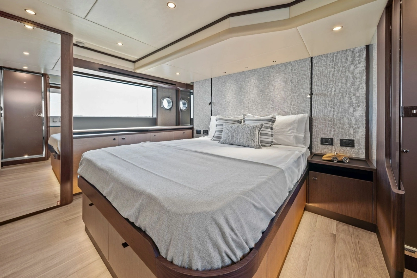 New 2027 56 Absolute Fly 56ft Absolute Yacht For Sale