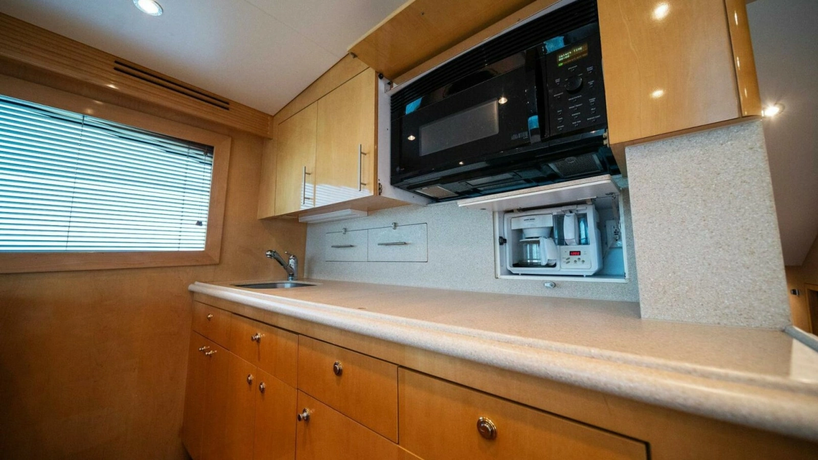 2003 Hatteras 54 Convertible - Big Boyd