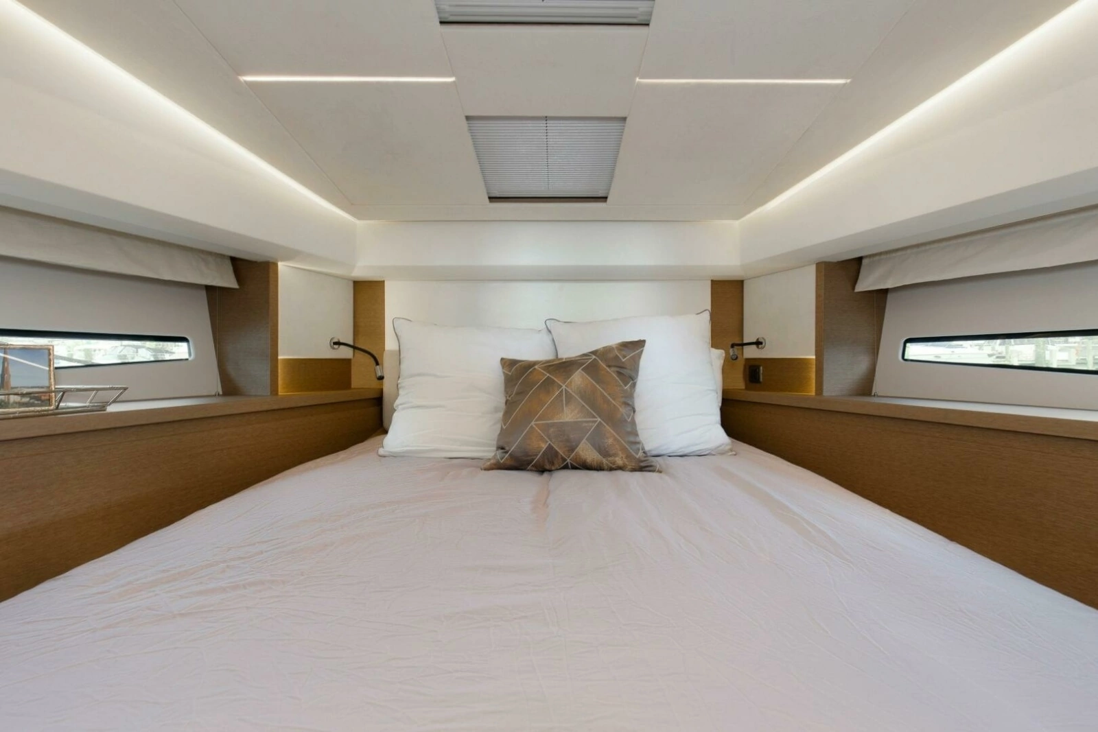 2023 Prestige 460 Flybridge "Pass-N-Bye"