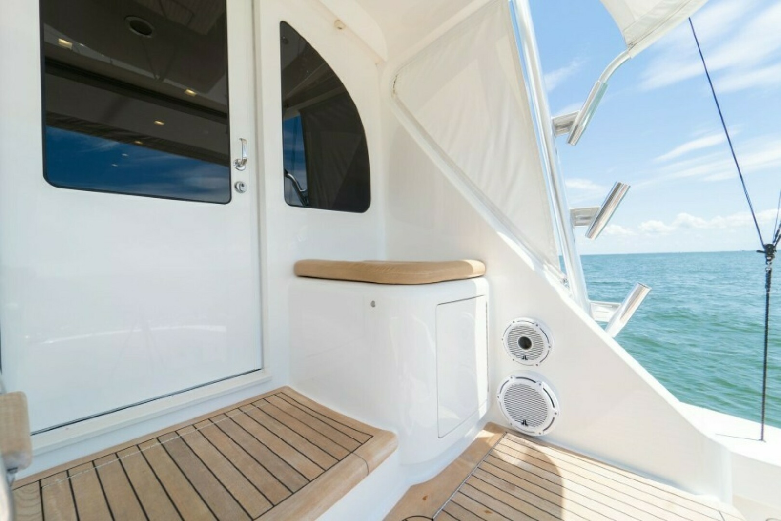 72' 2018 Viking 72 Convertible