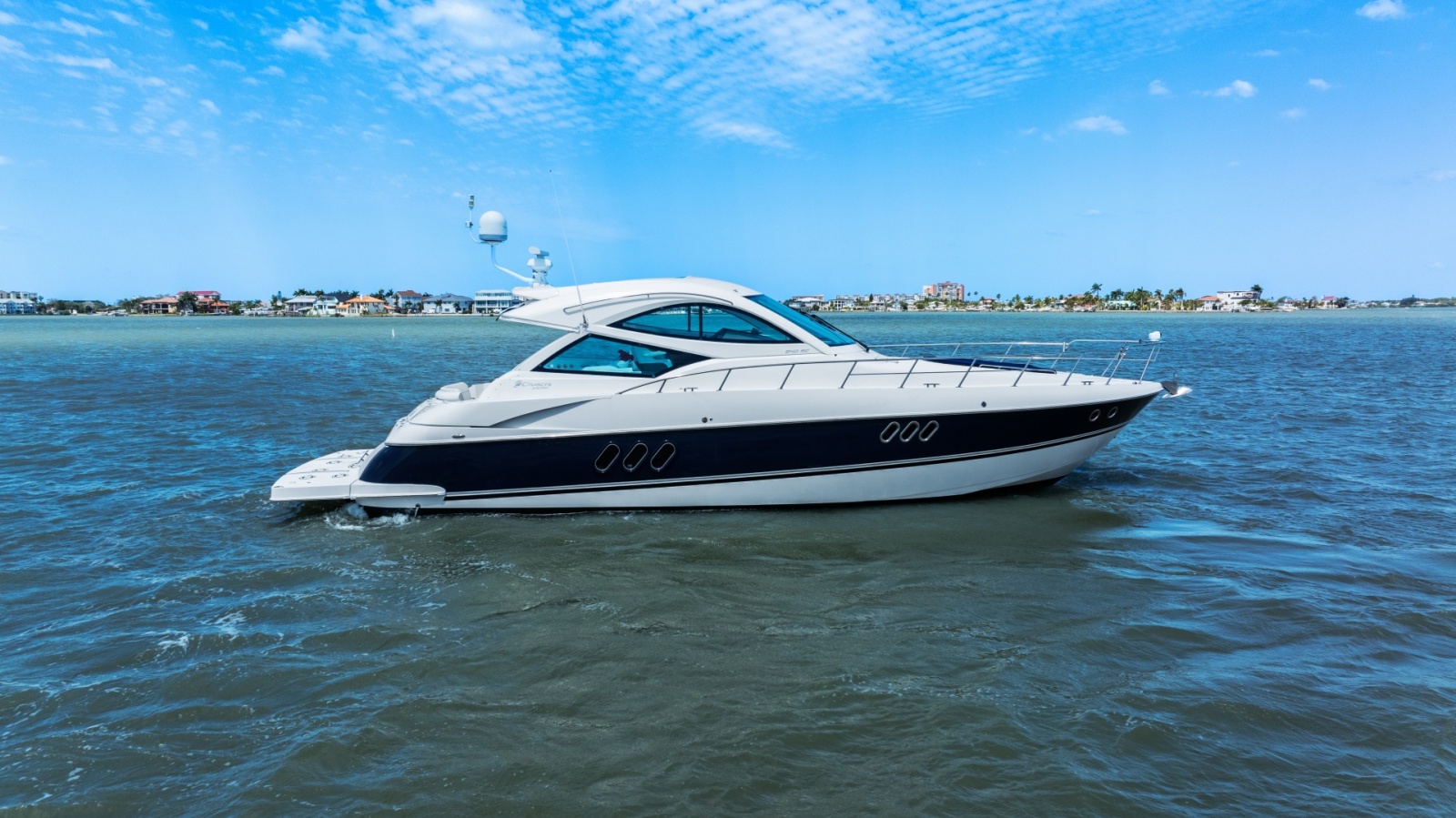 2012 Cruisers Yachts 540 Coupe