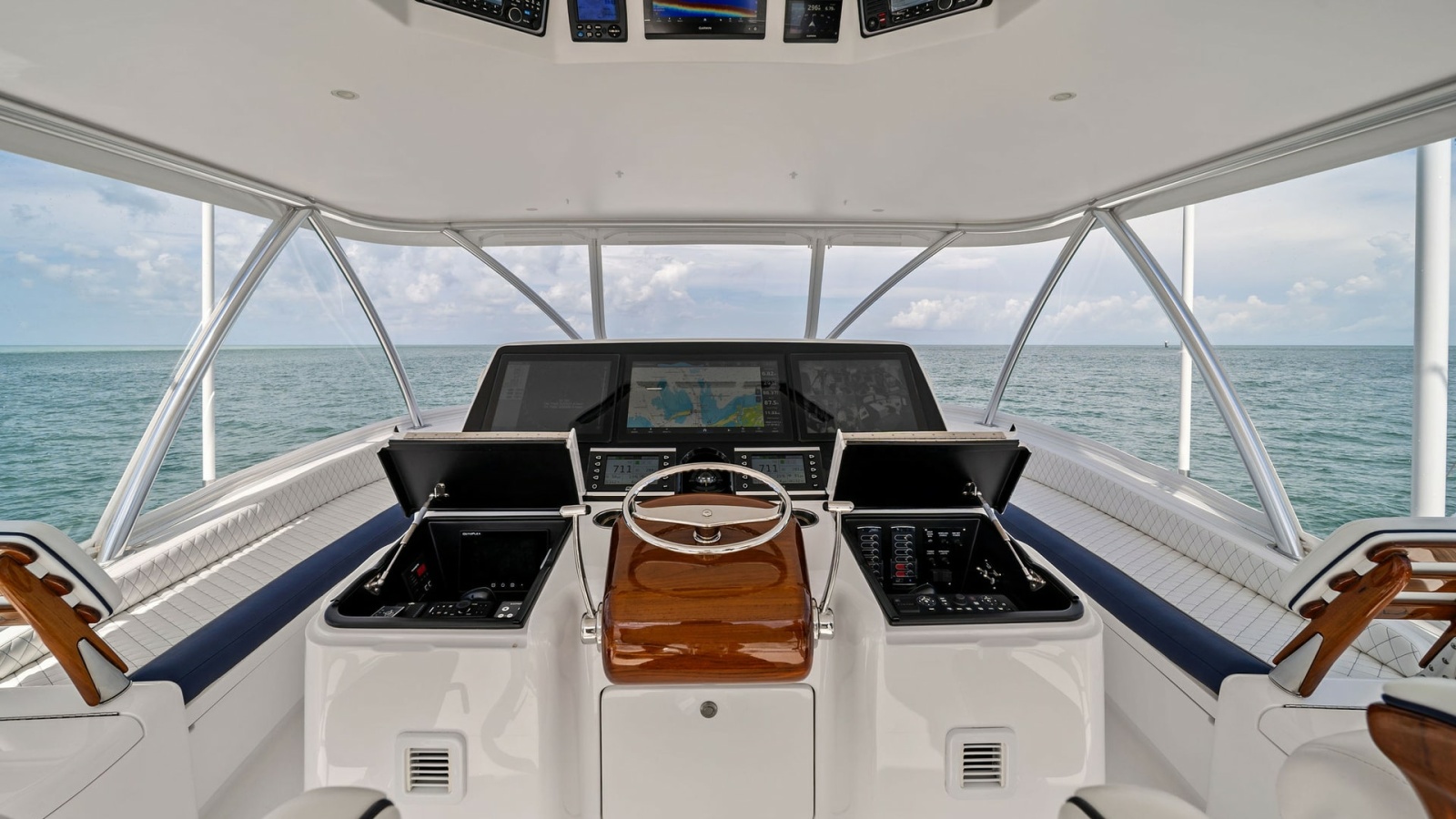 Flybridge Helm Station