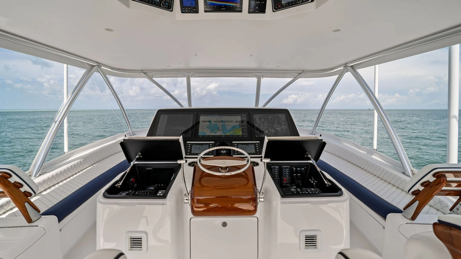 Flybridge Helm Station