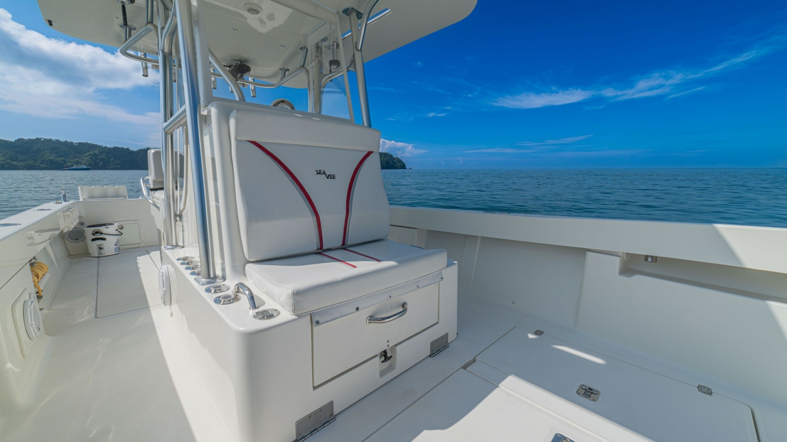 Center Console Seating Area