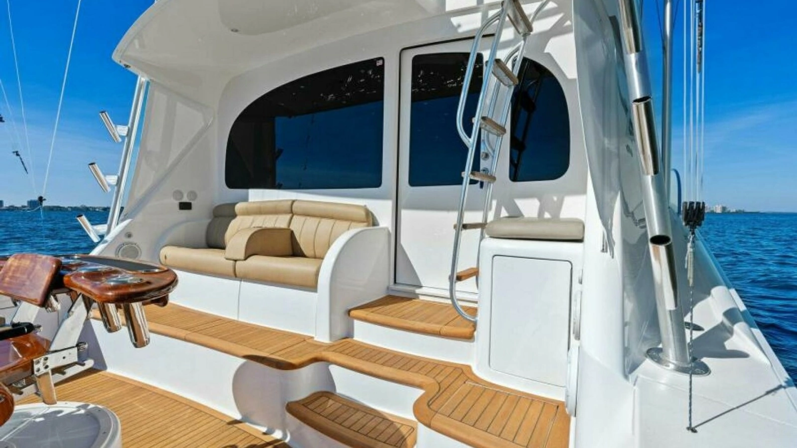 Cockpit and Aft Deck Seating