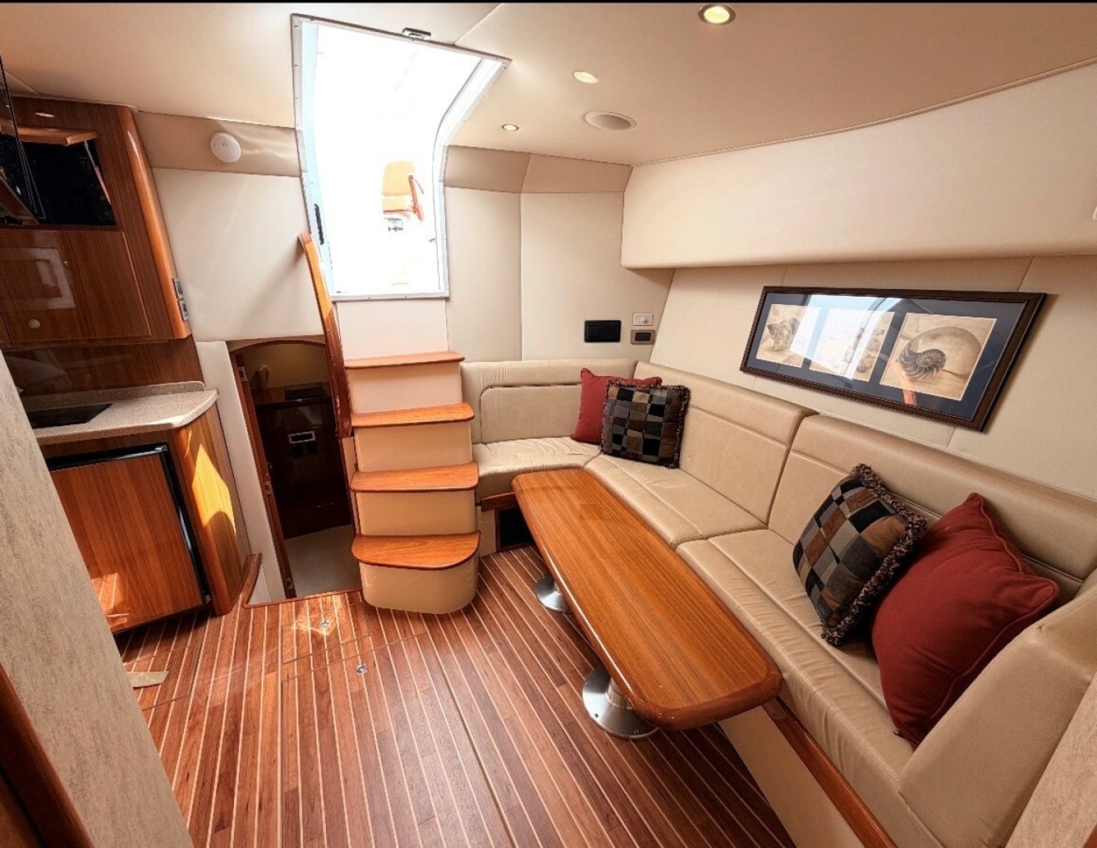 Viking 42 UNREEL - Salon