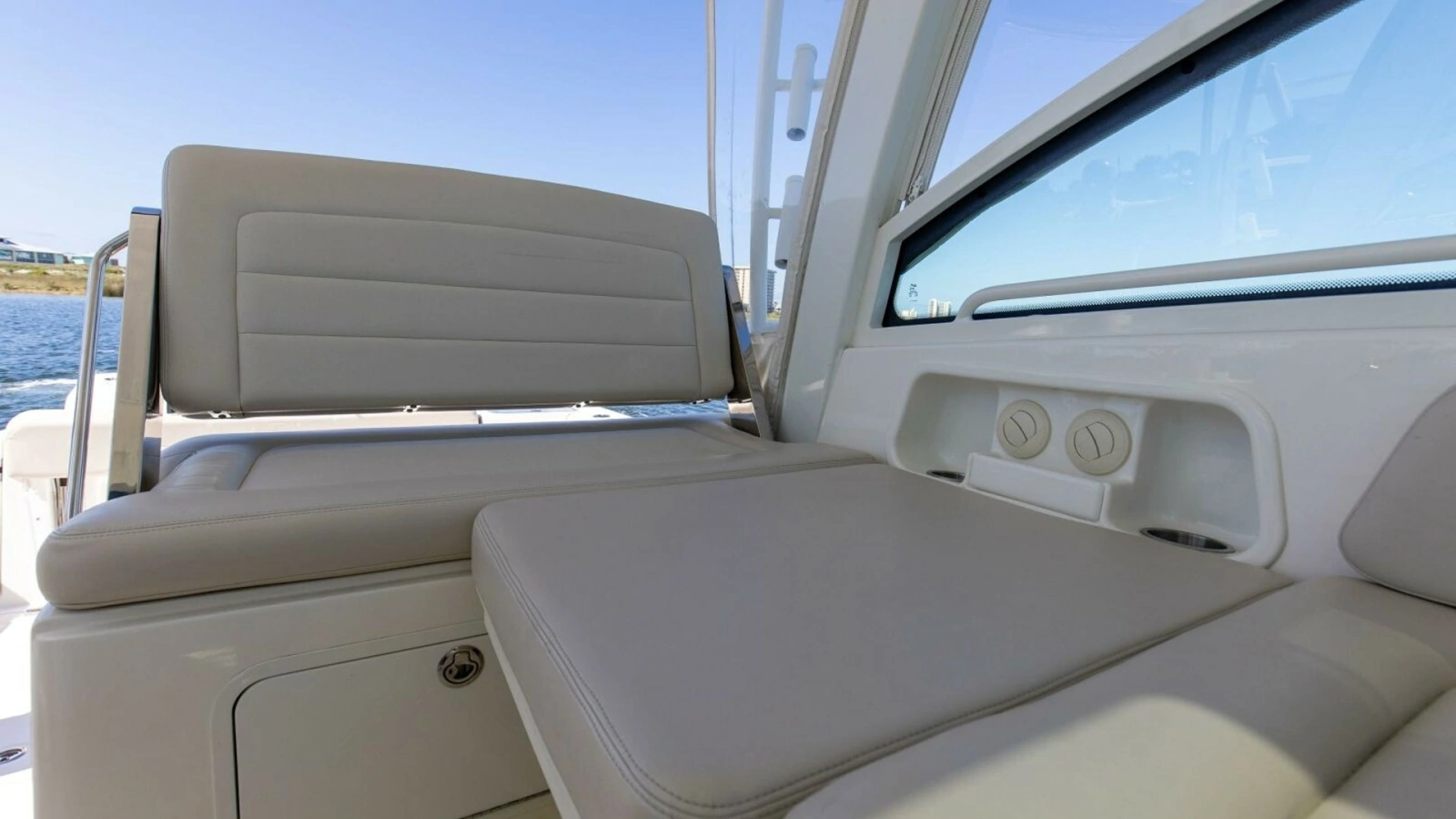 2019 Boston Whaler 345 Conquest Bridge 5