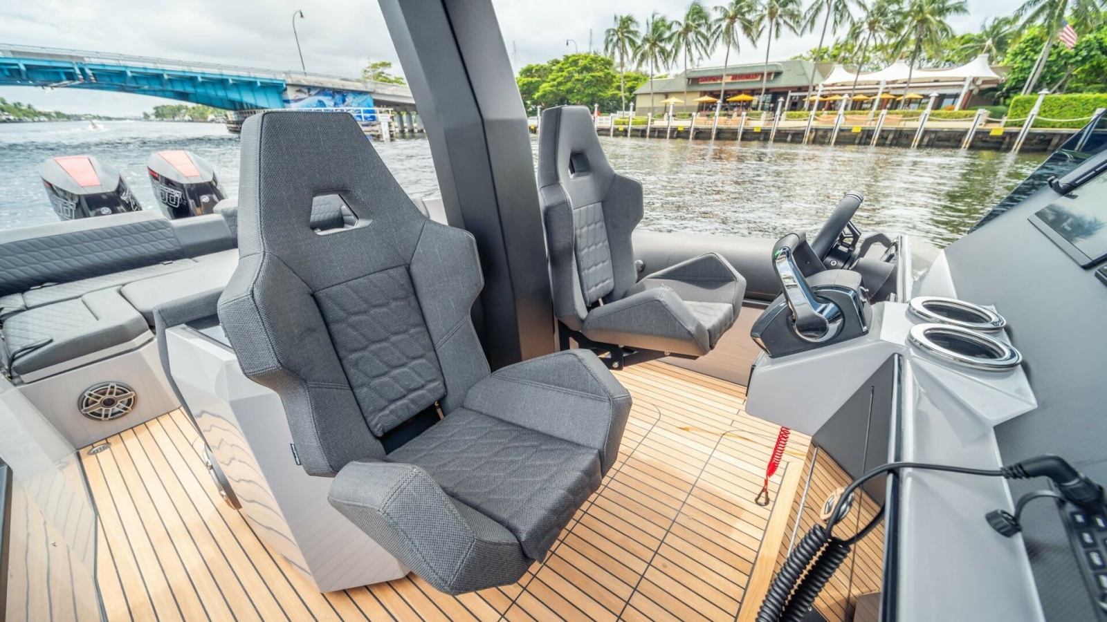 2025 38 Skipper NC Center Console