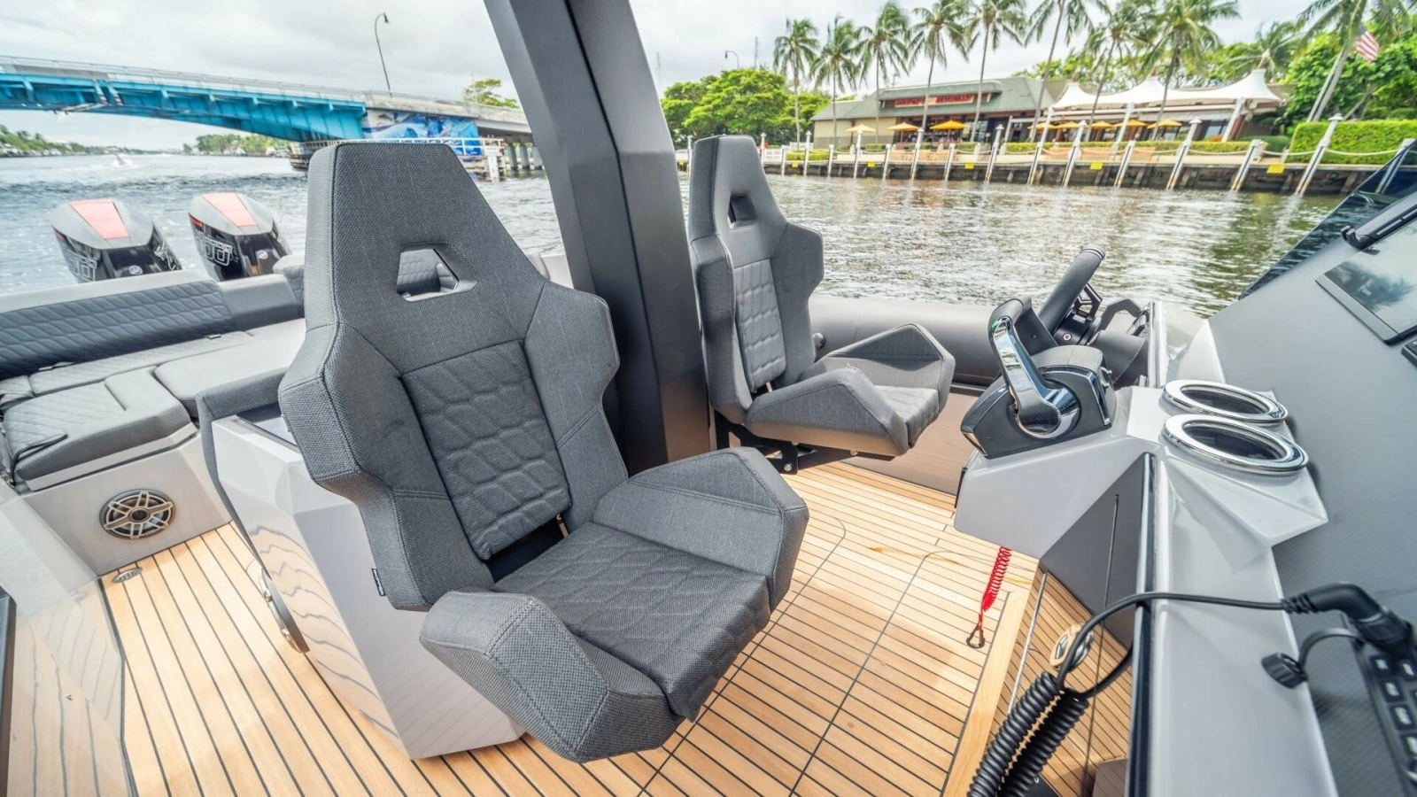 2025 38 Skipper NC Center Console