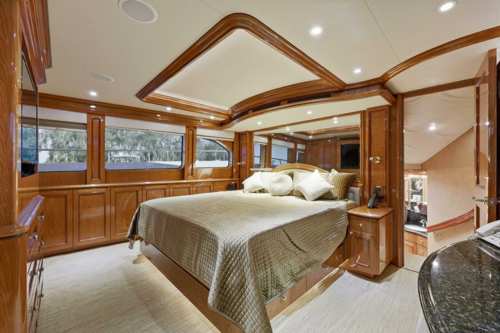 Cheoy Lee 95 FOOTLOOSE - Master Stateroom