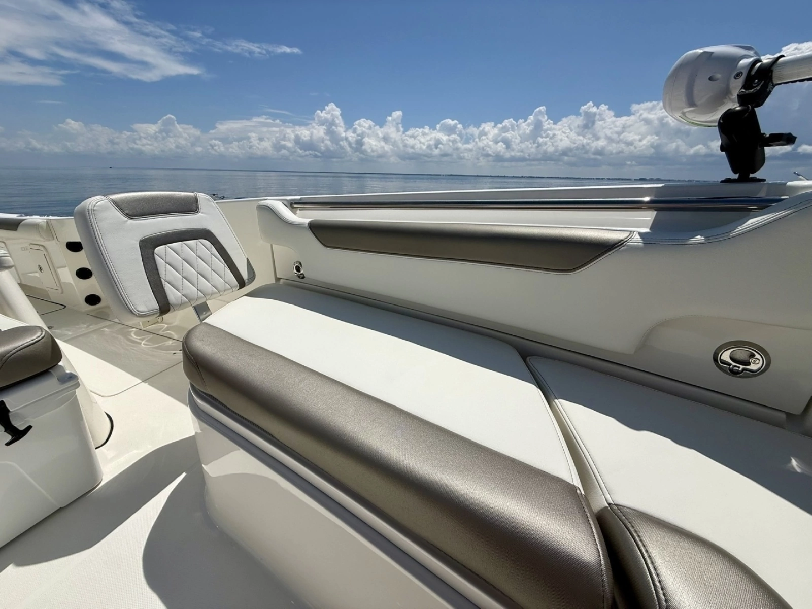 29ft World Cat Yacht For Sale