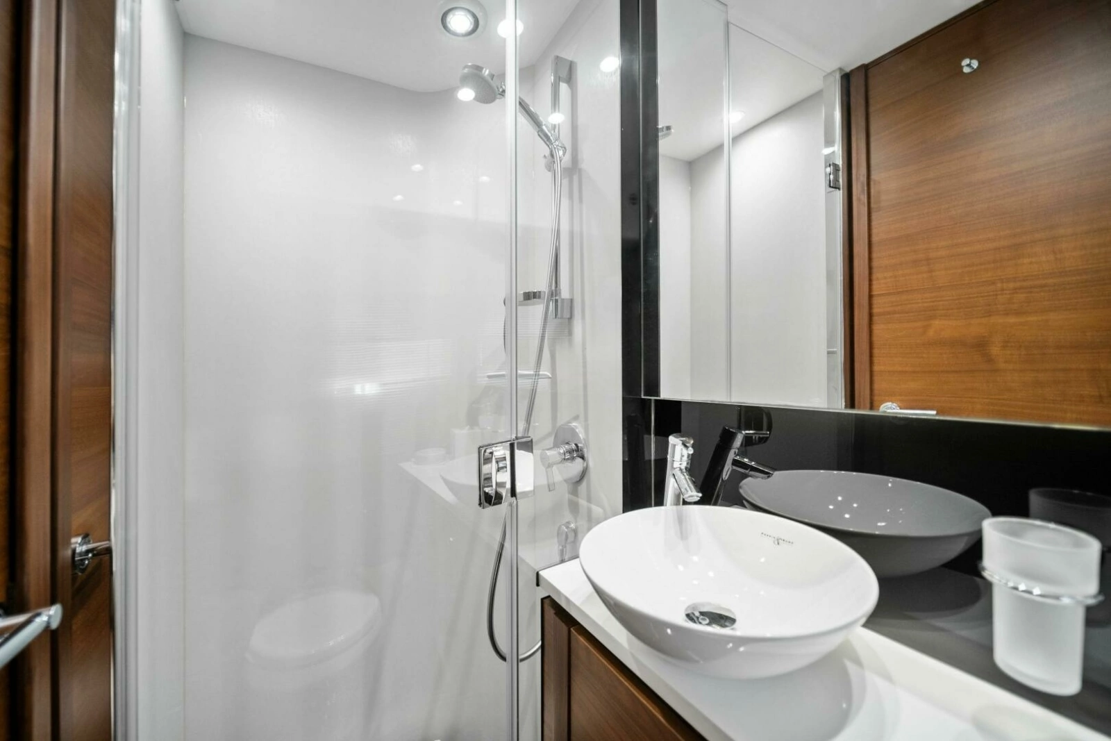 2015 Princess F60 - Starboard Guest Stateroom Head
