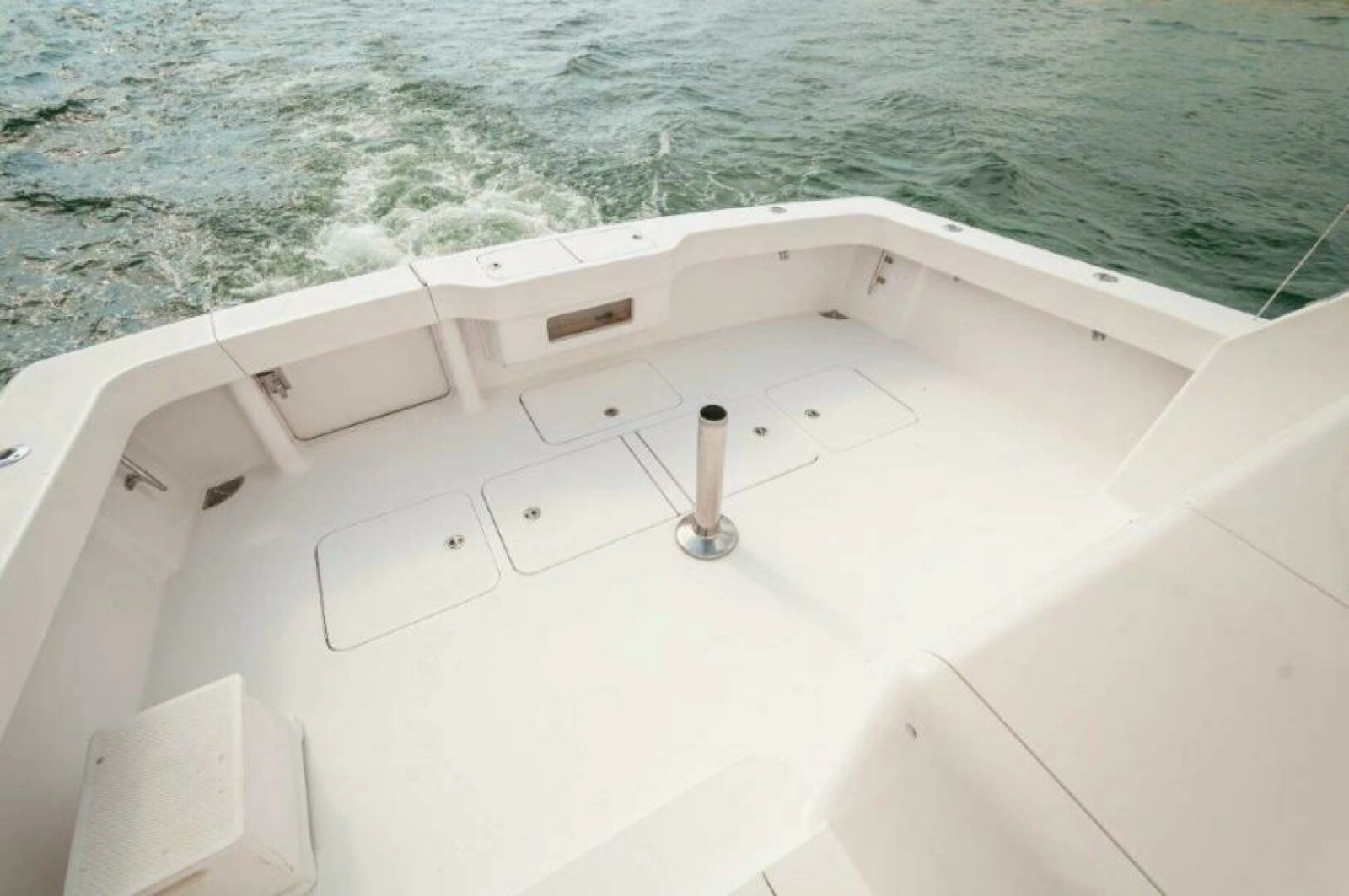2006 45 Viking Convertible Cockpit (2)
