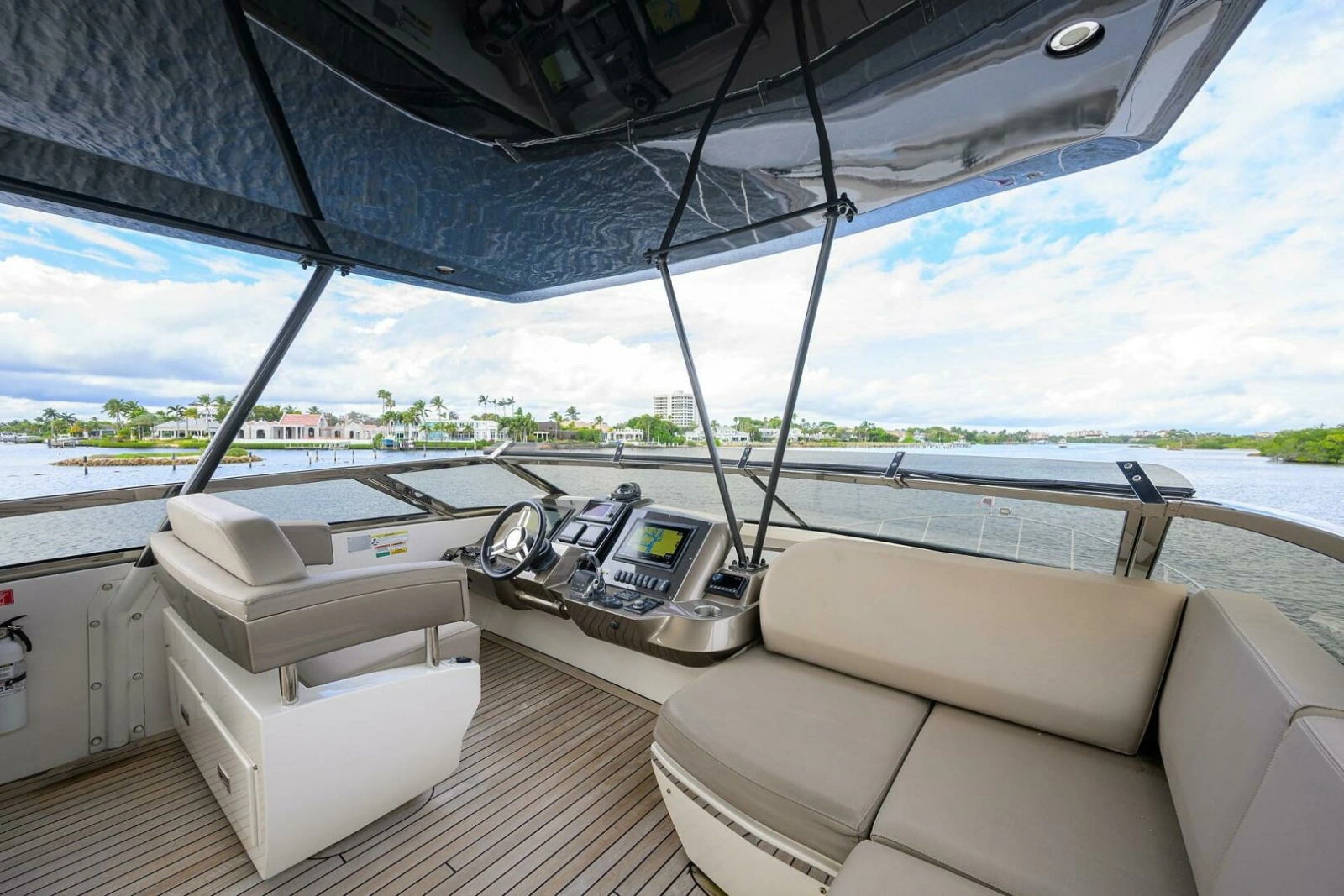 Marquis 66 ANDIAMO - Bridge Deck