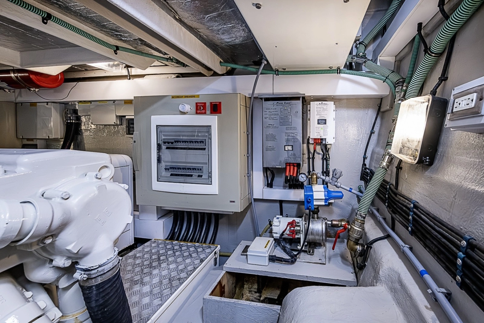 Sunseeker 62 EAGLE II - Engine Room