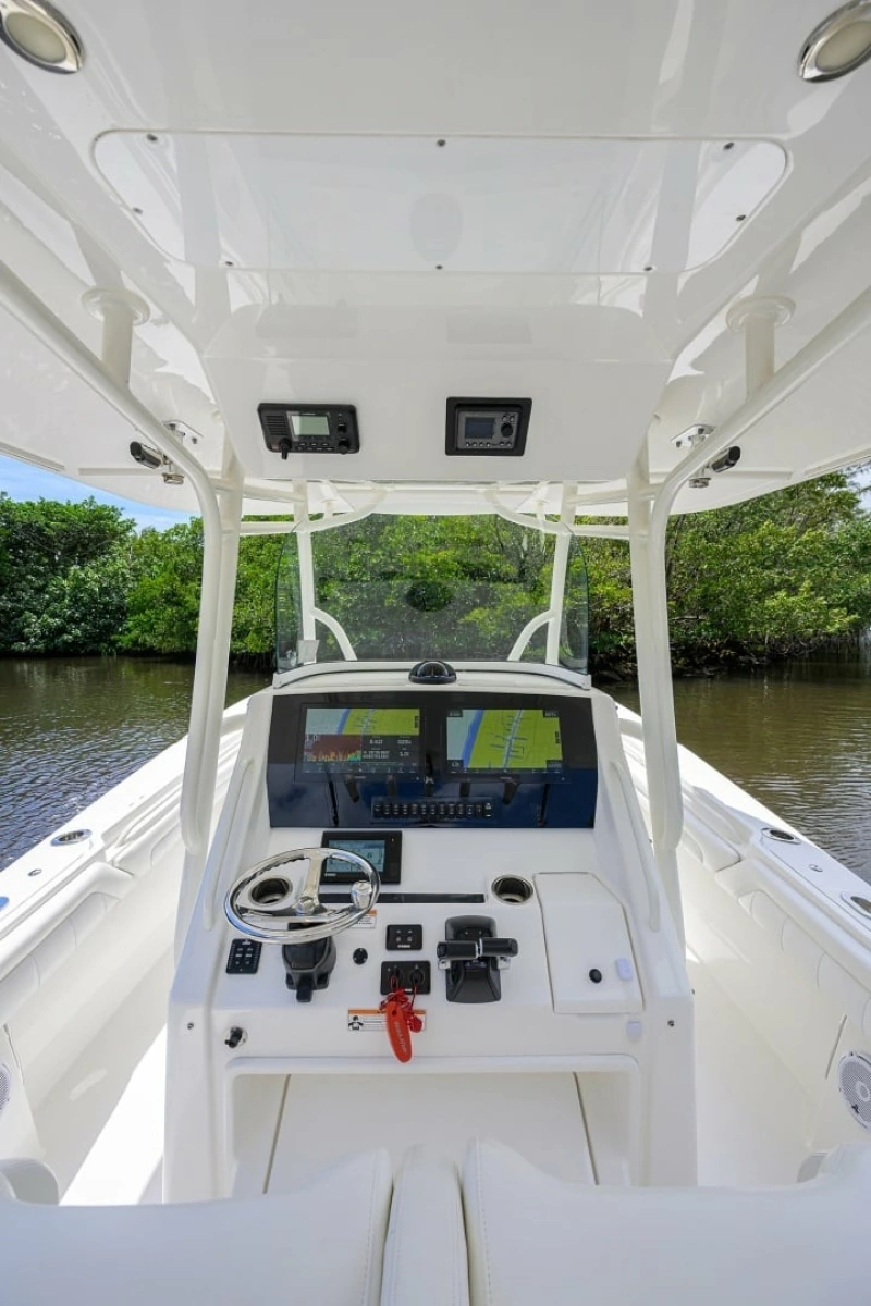 Regulator 31   Sweet Melissa - Helm