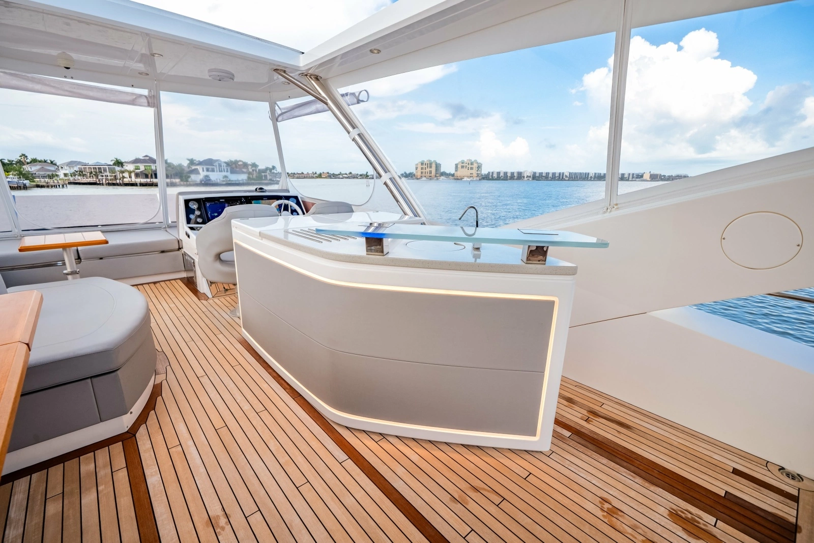 2019 Sunseeker 76 Flybridge