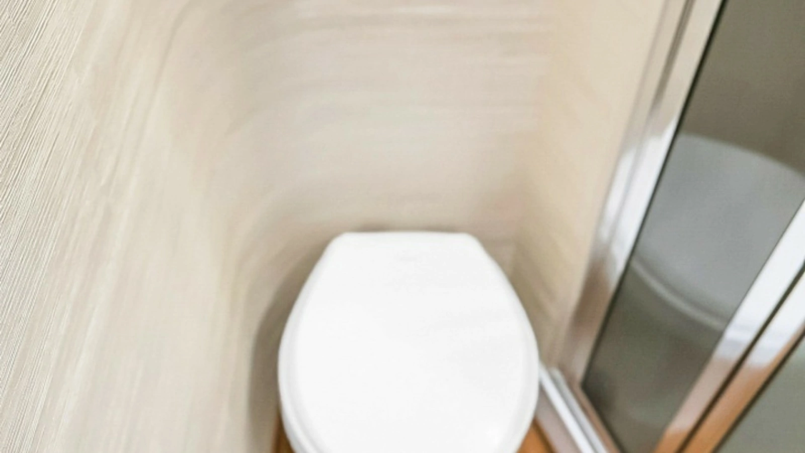 Compact Ensuite Bathroom
