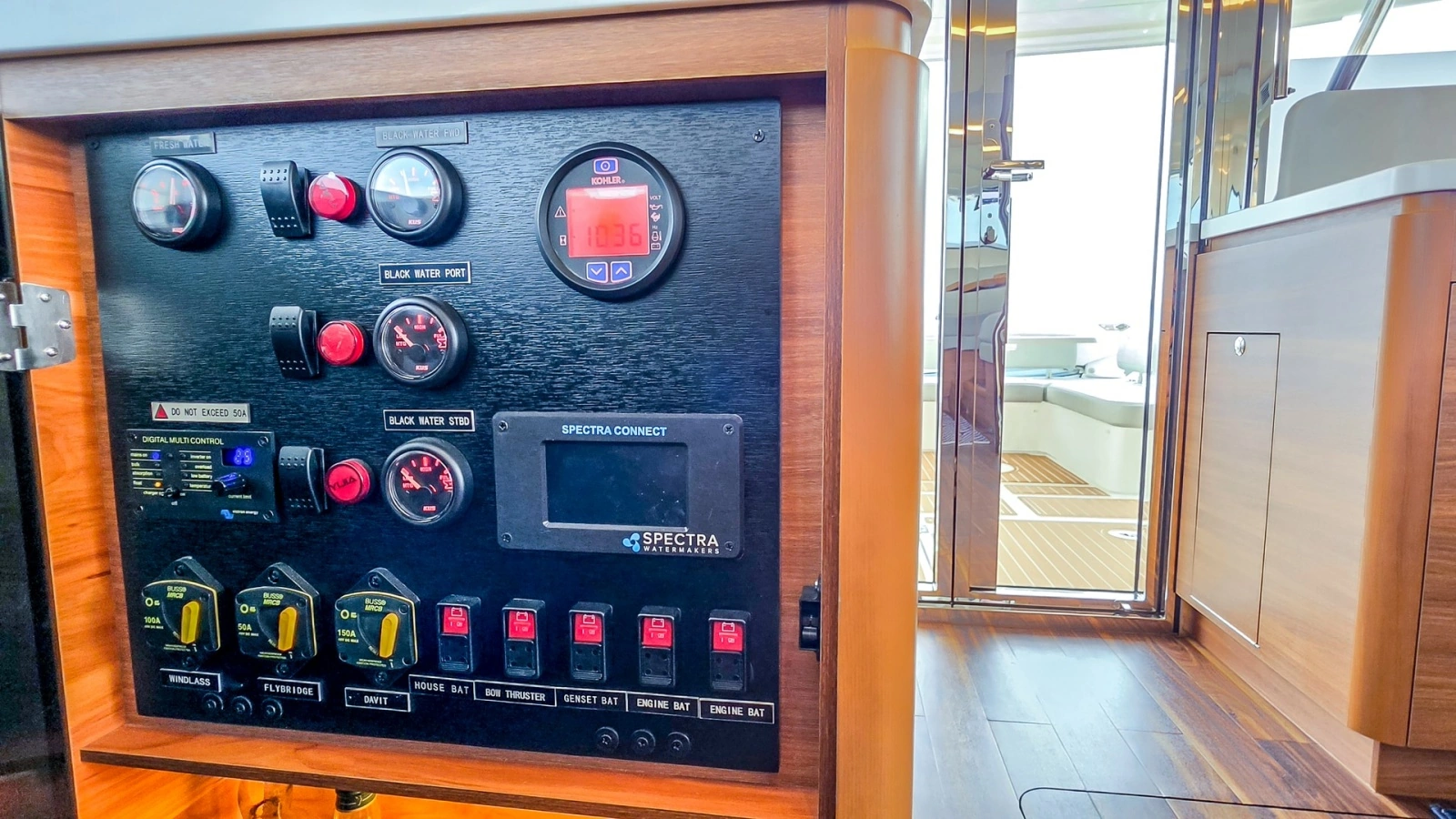 2023 Aquila 44 Catamaran- DOC-N-PILOT