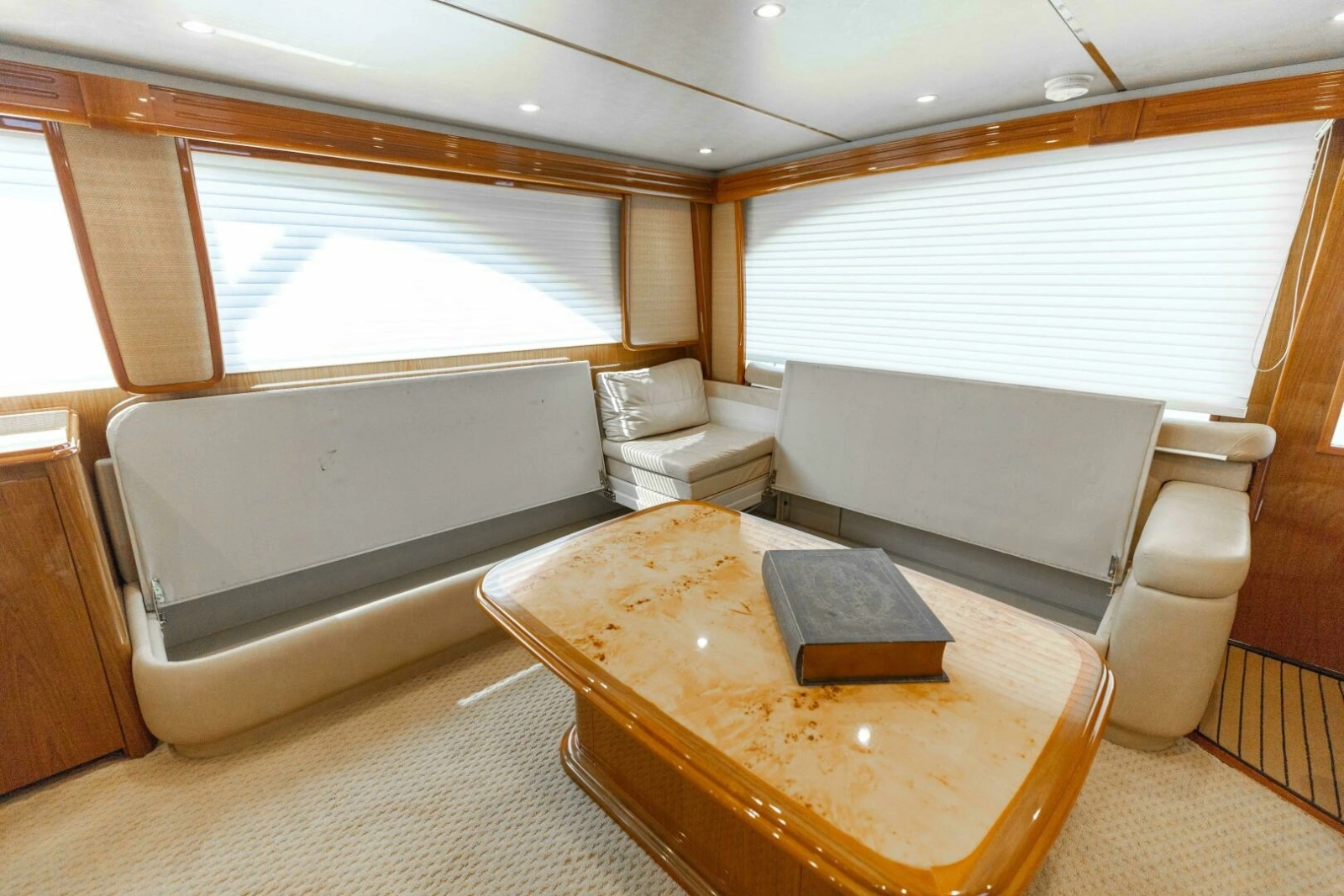 2013 Viking 76 Convertible photo 10