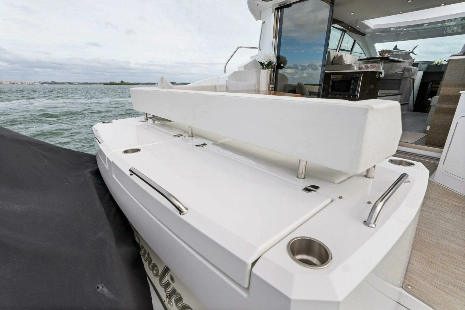 2020 Cruisers Yachts 46 Cantius photo 6