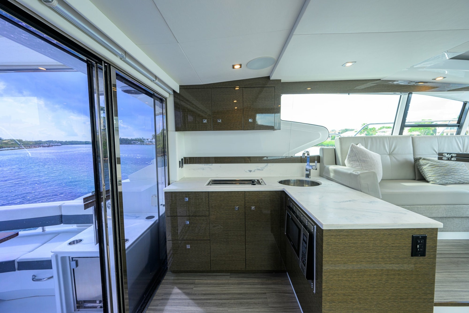 2020 Cruisers 46 Cantius