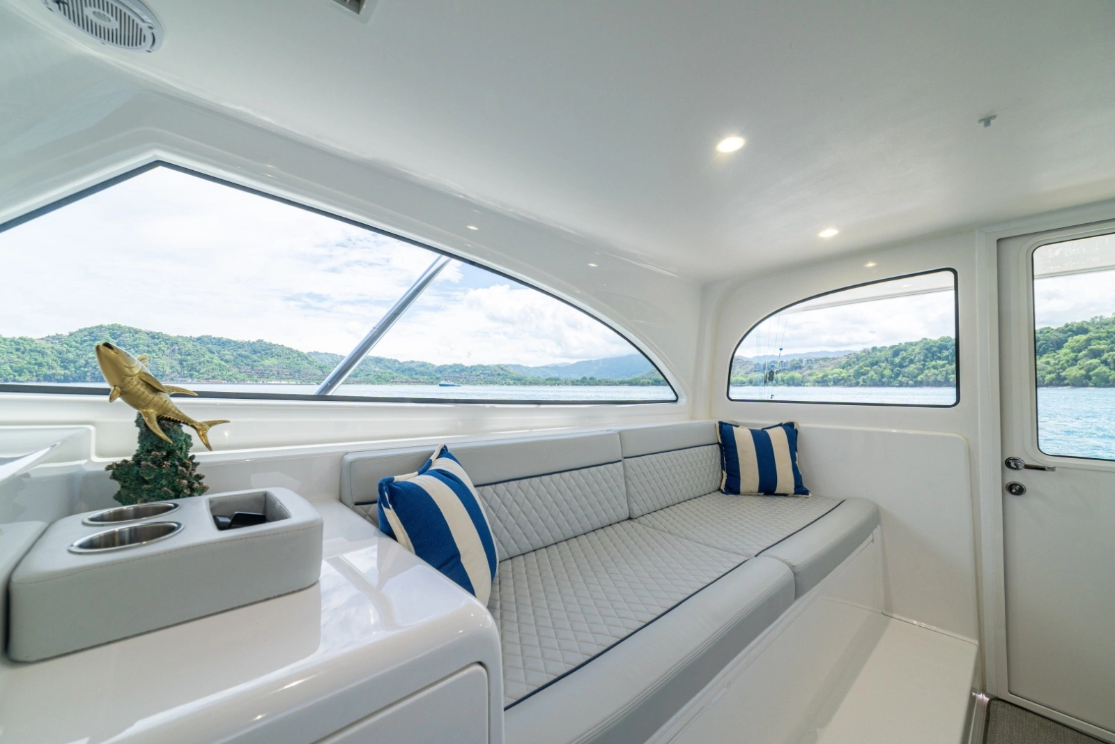 2023 Viking 46 Billfish Salon
