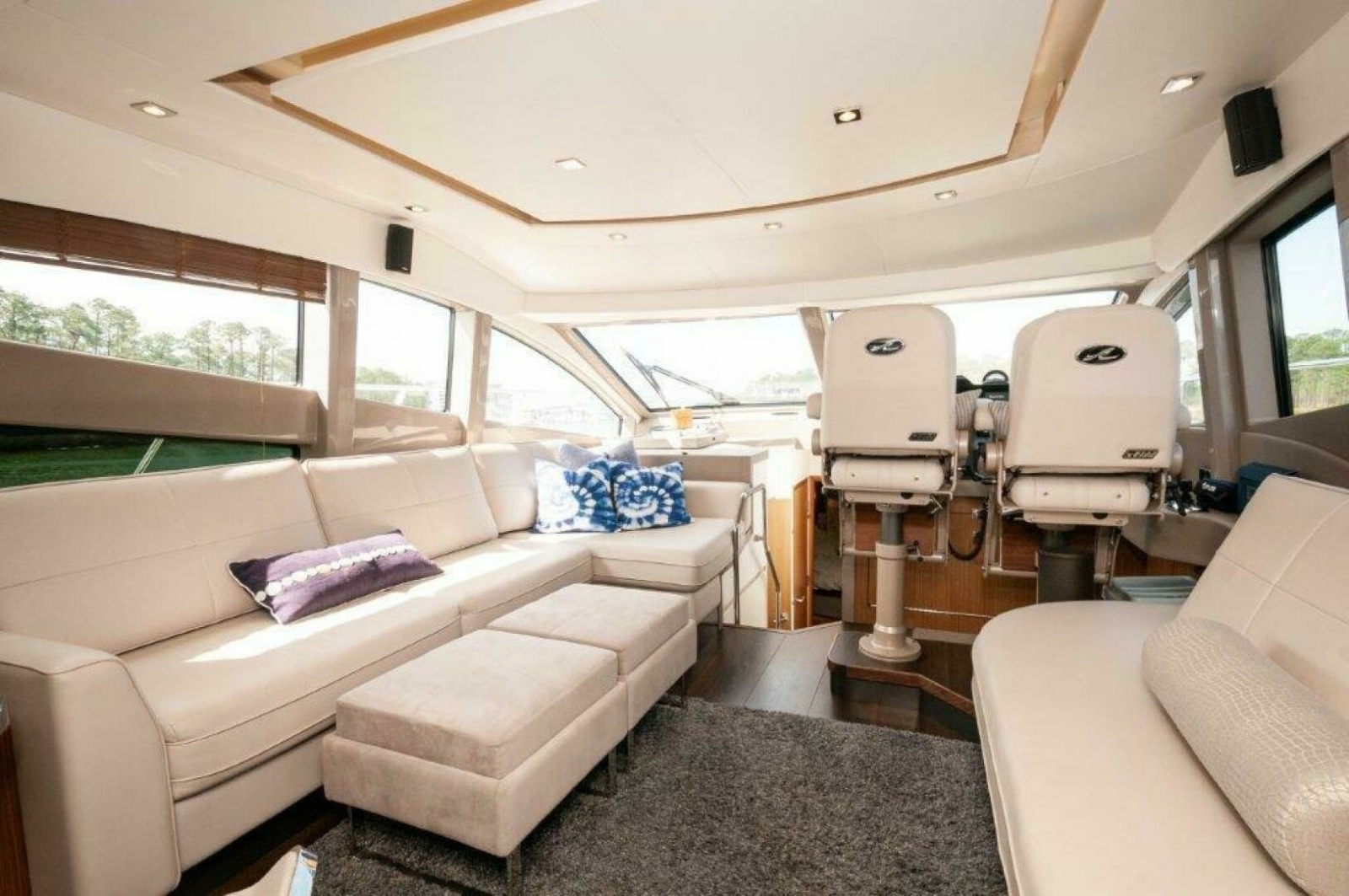 55' 2018 Sea Ray L550 Flybridge