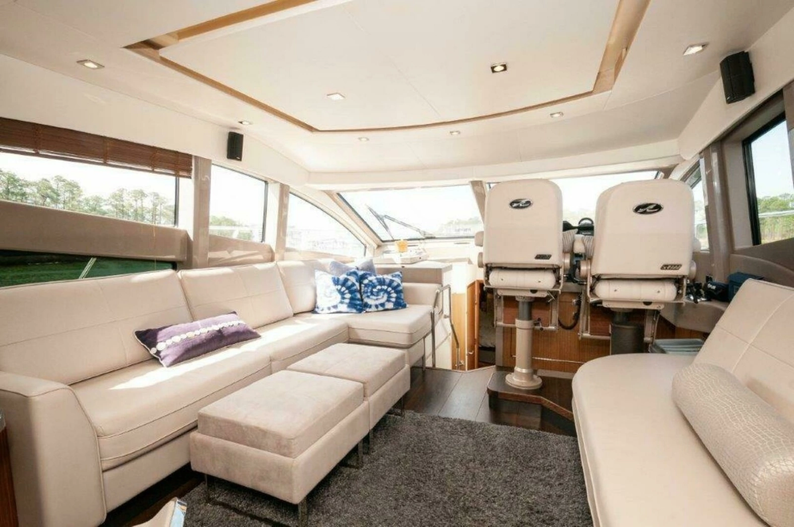 2018 Sea Ray L550 Flybridge-Salon 