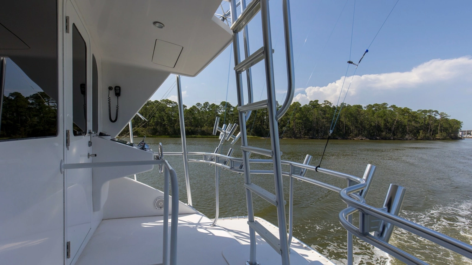 2005 61 Viking Enclosed Bridge Kelkat Bridge Deck