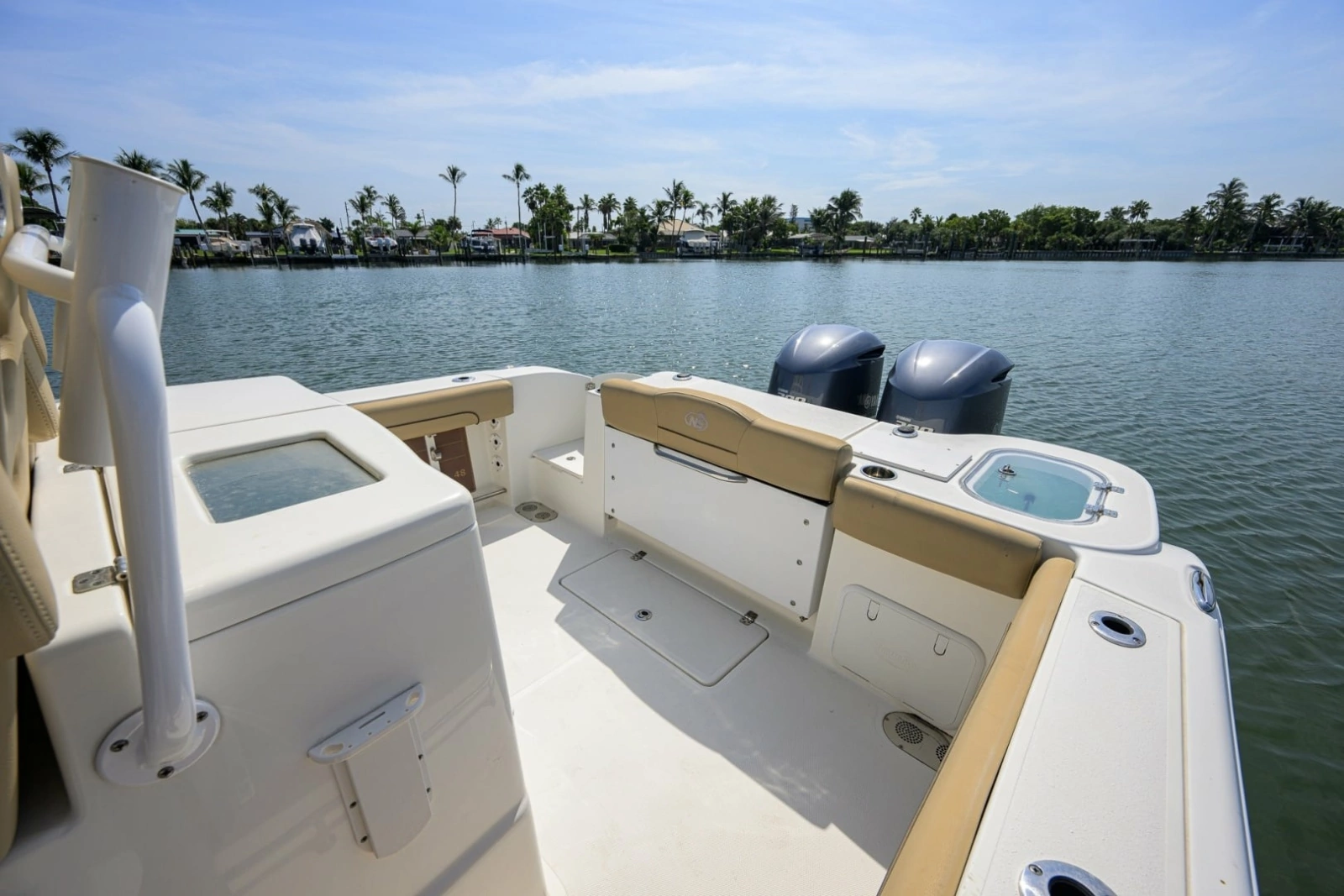 NauticStar 28 - Cockpit