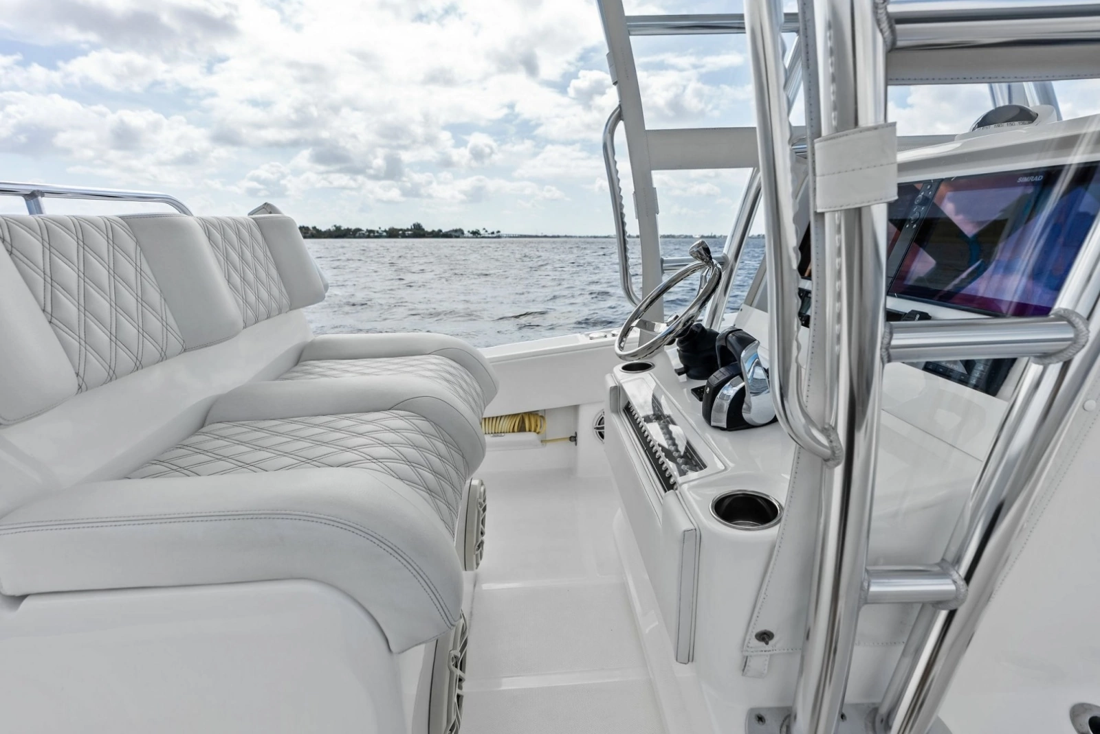 33ft Invincible Yacht For Sale
