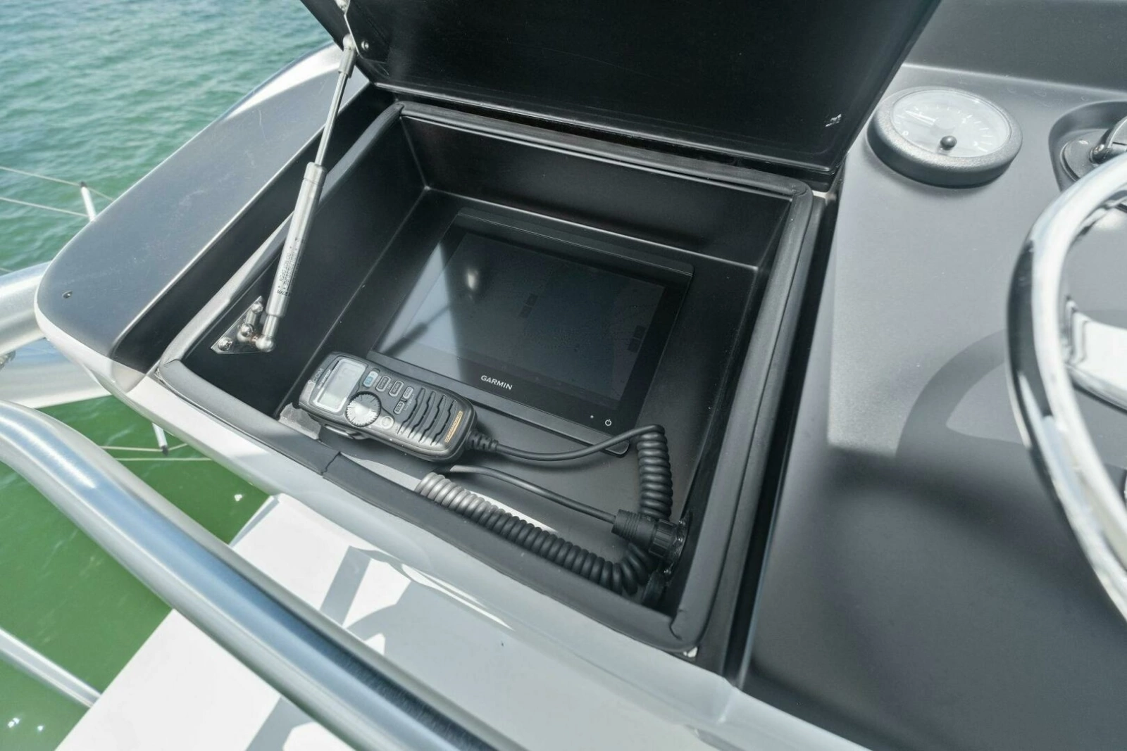 2015 Viking 52 OPEN photo 19
