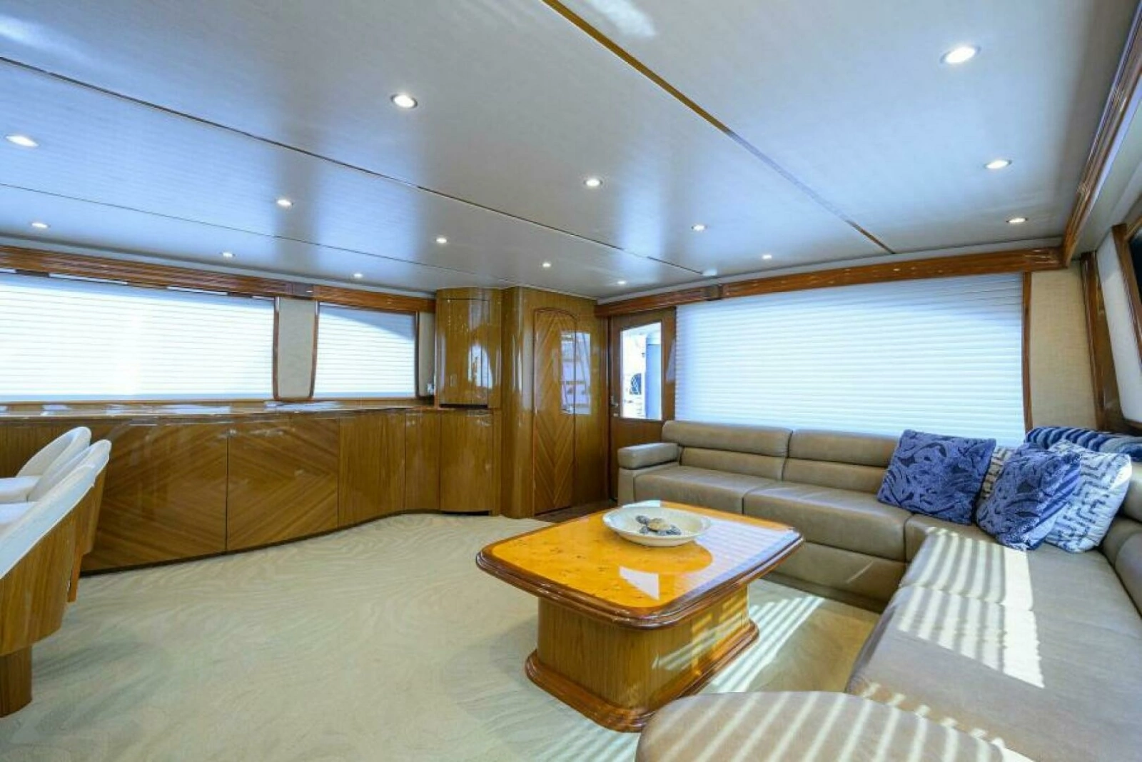 Viking 82 BLU FROG - Salon