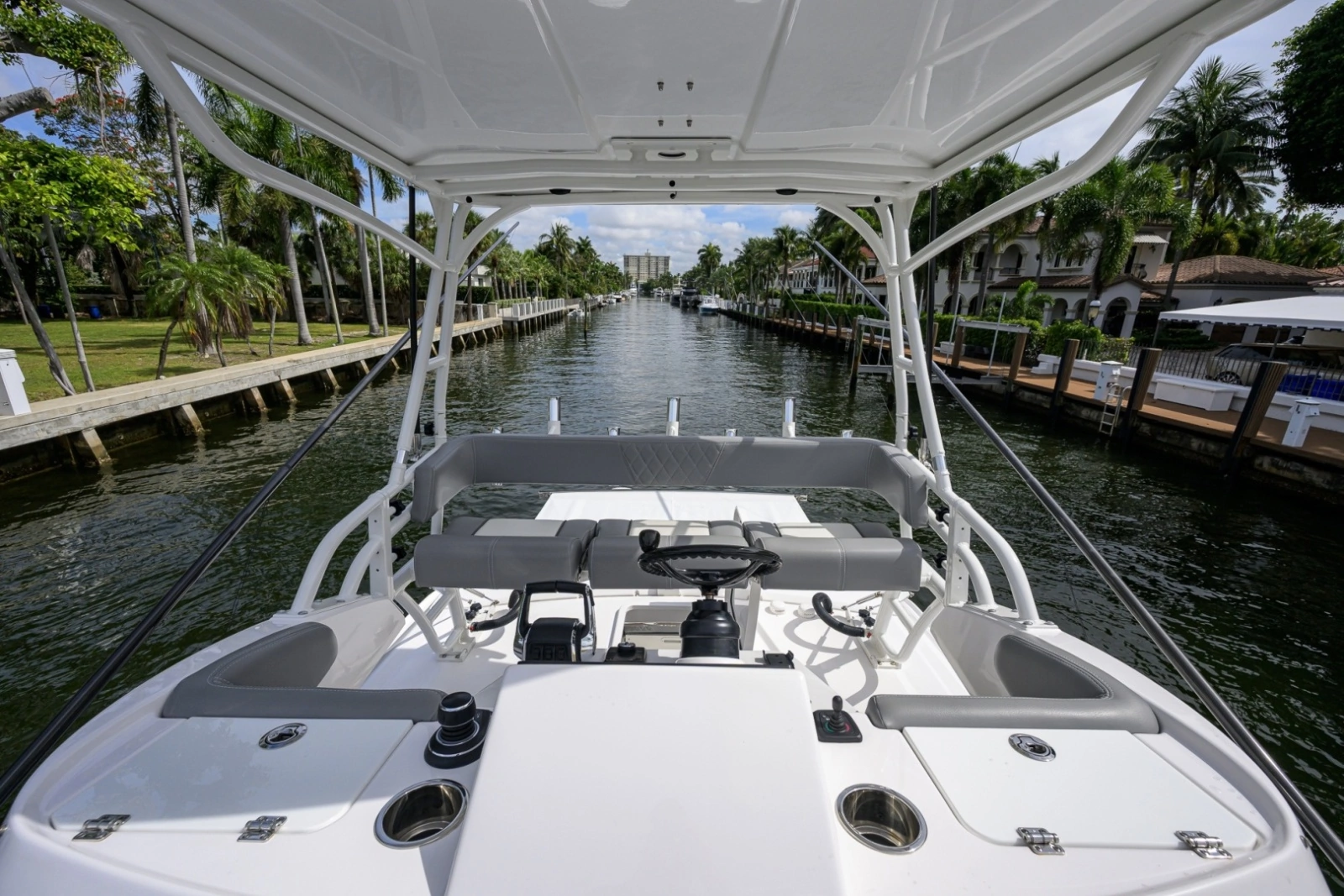 Everglades 45 GALLANT LADY - Tower