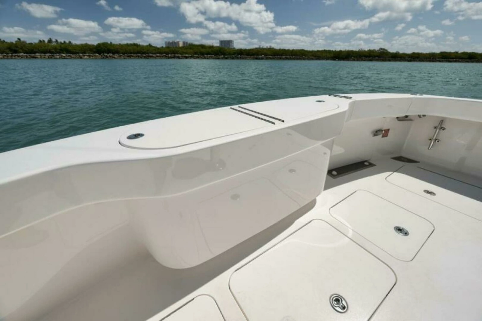 Viking 42 GAMECHANGER - Cockpit