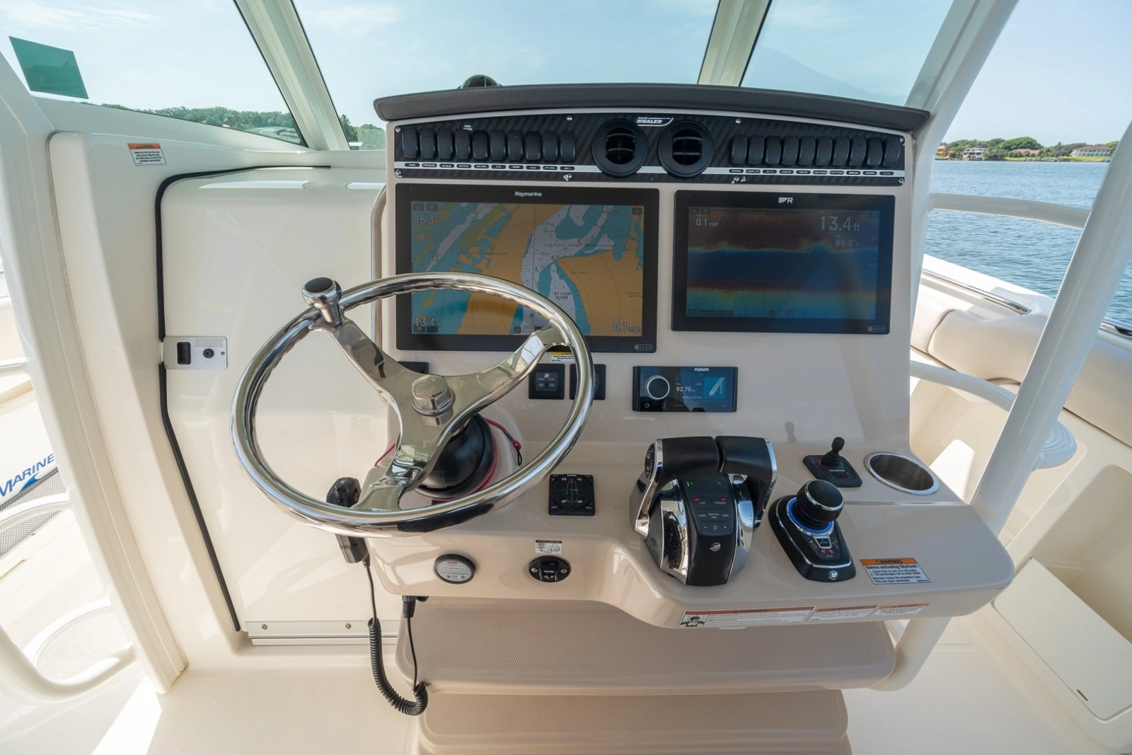 Boston Whaler 380 Outrage - Worth the Tiempo
