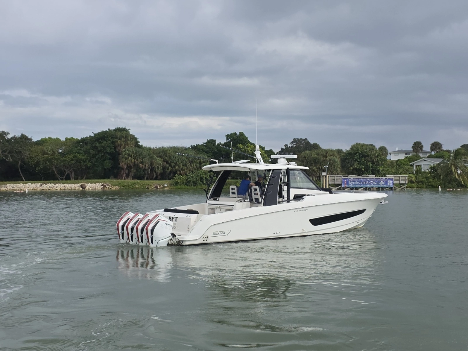 2021 Boston Whaler 420 Outrage BFT- Profile