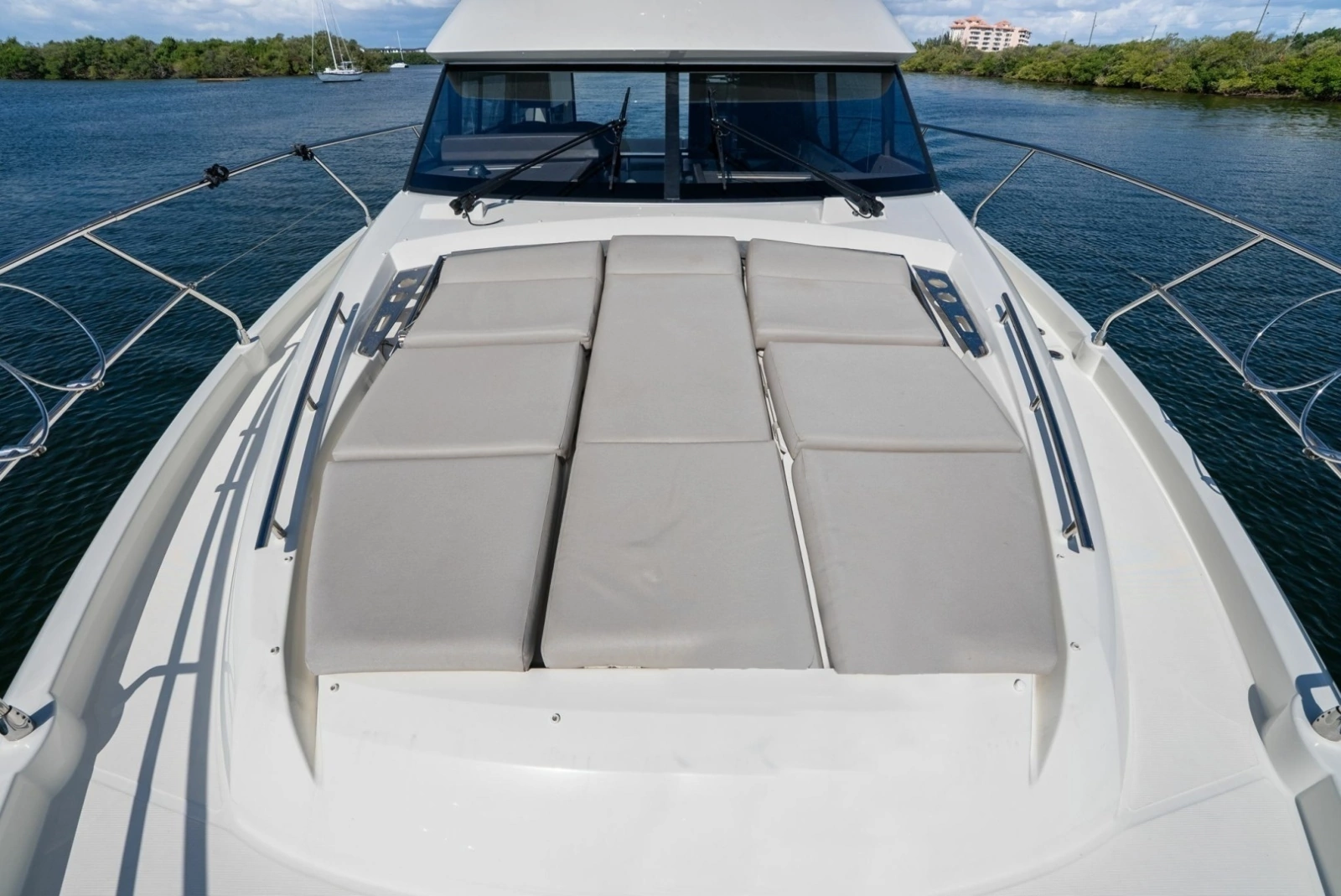2020 Prestige 460 Flybridge