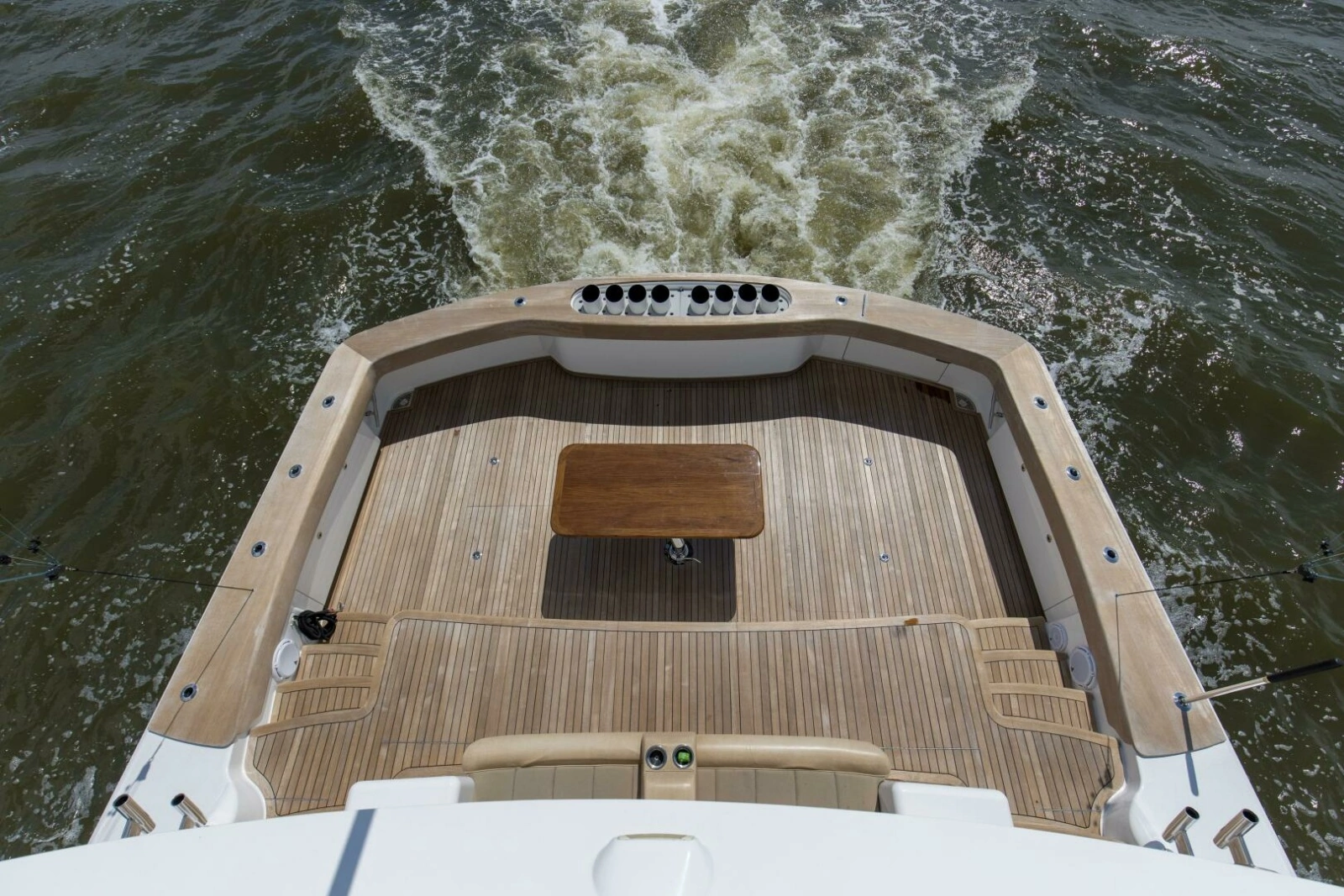 2016 92 Viking Enclosed Bridge Touche Stern Deck (9)