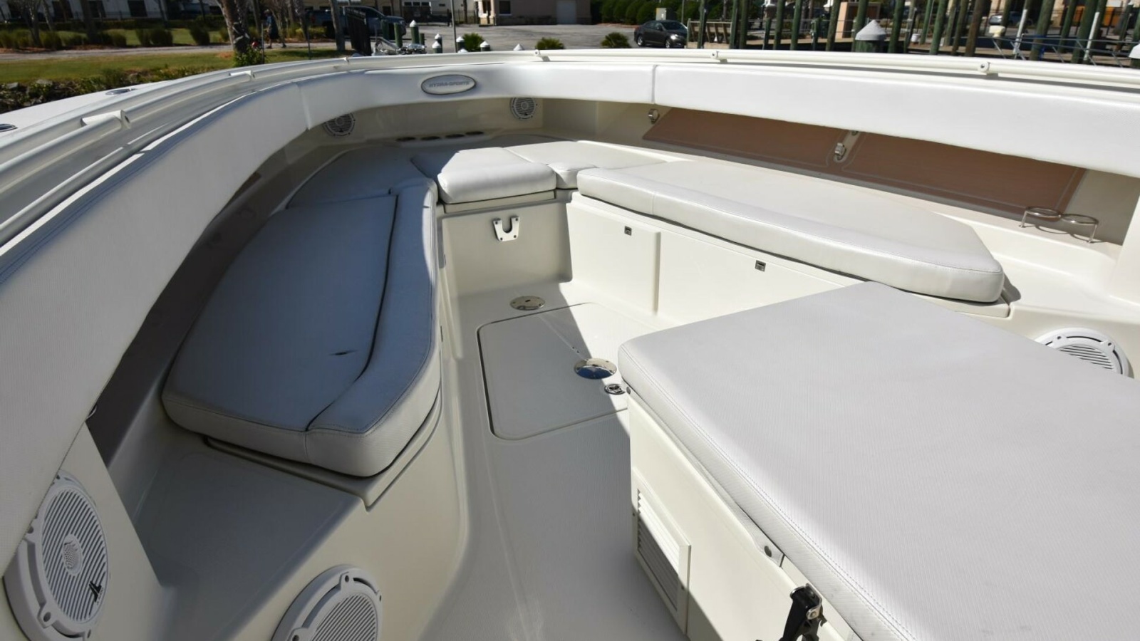 42' 2012 Hydra-Sports 4200 SF