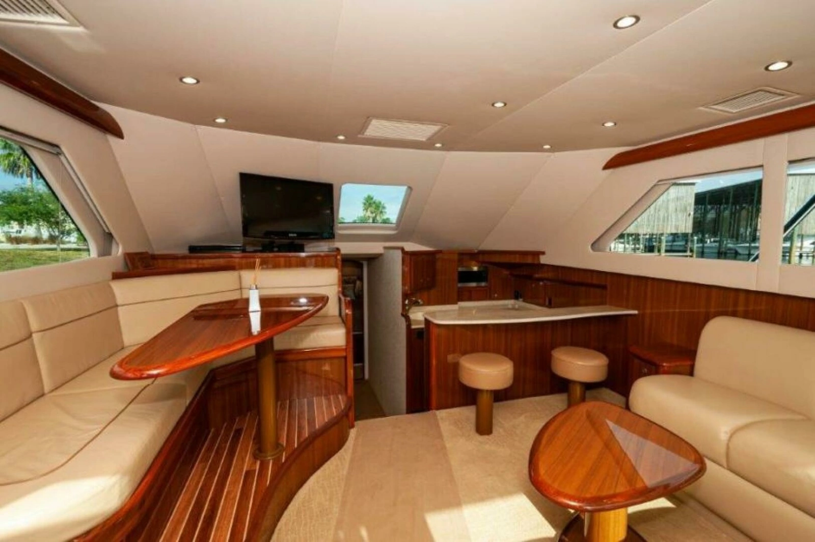 2012 Viking 42 Convertible photo 7