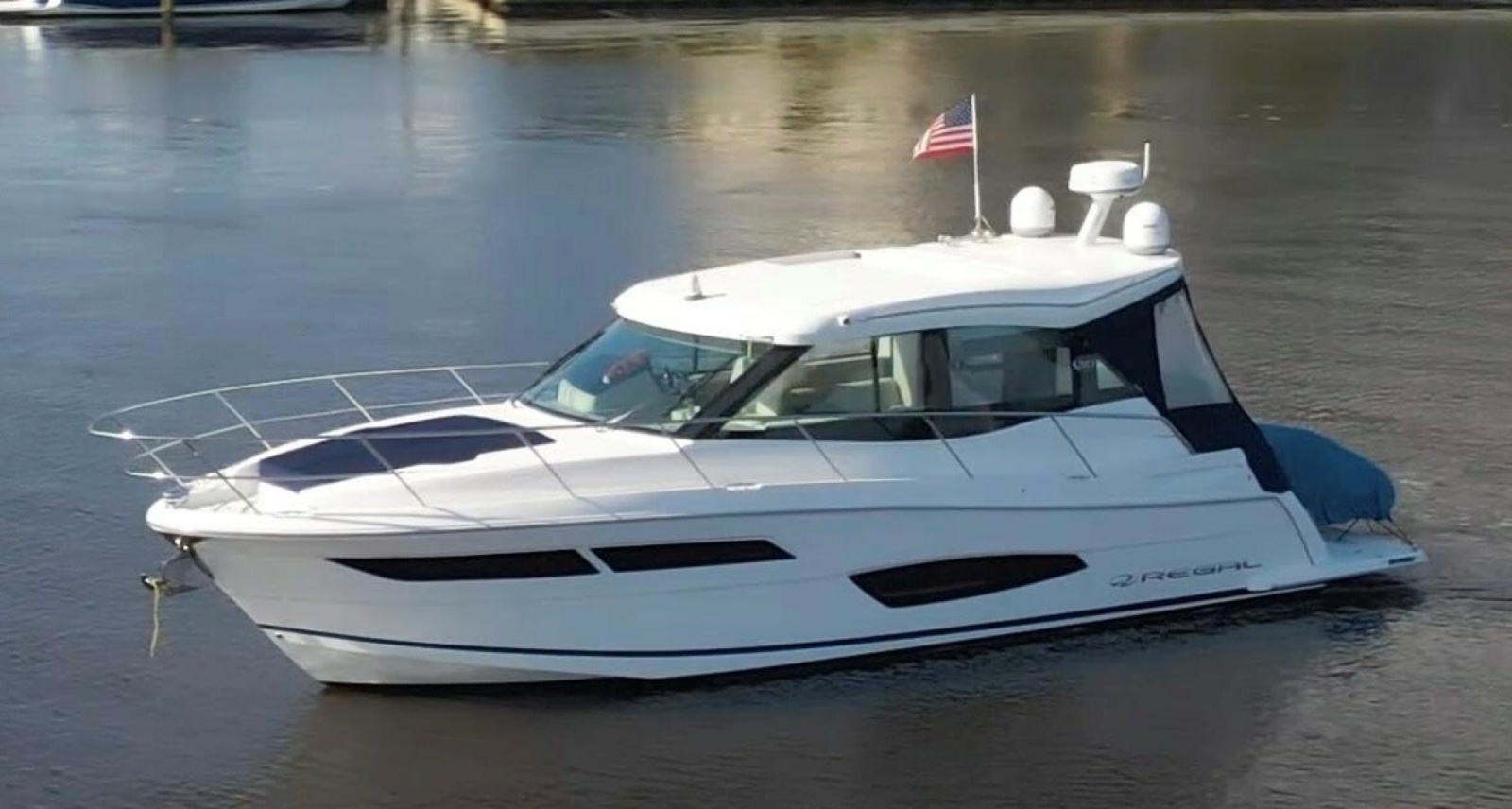 2022 Regal 38 Grand Coupe
