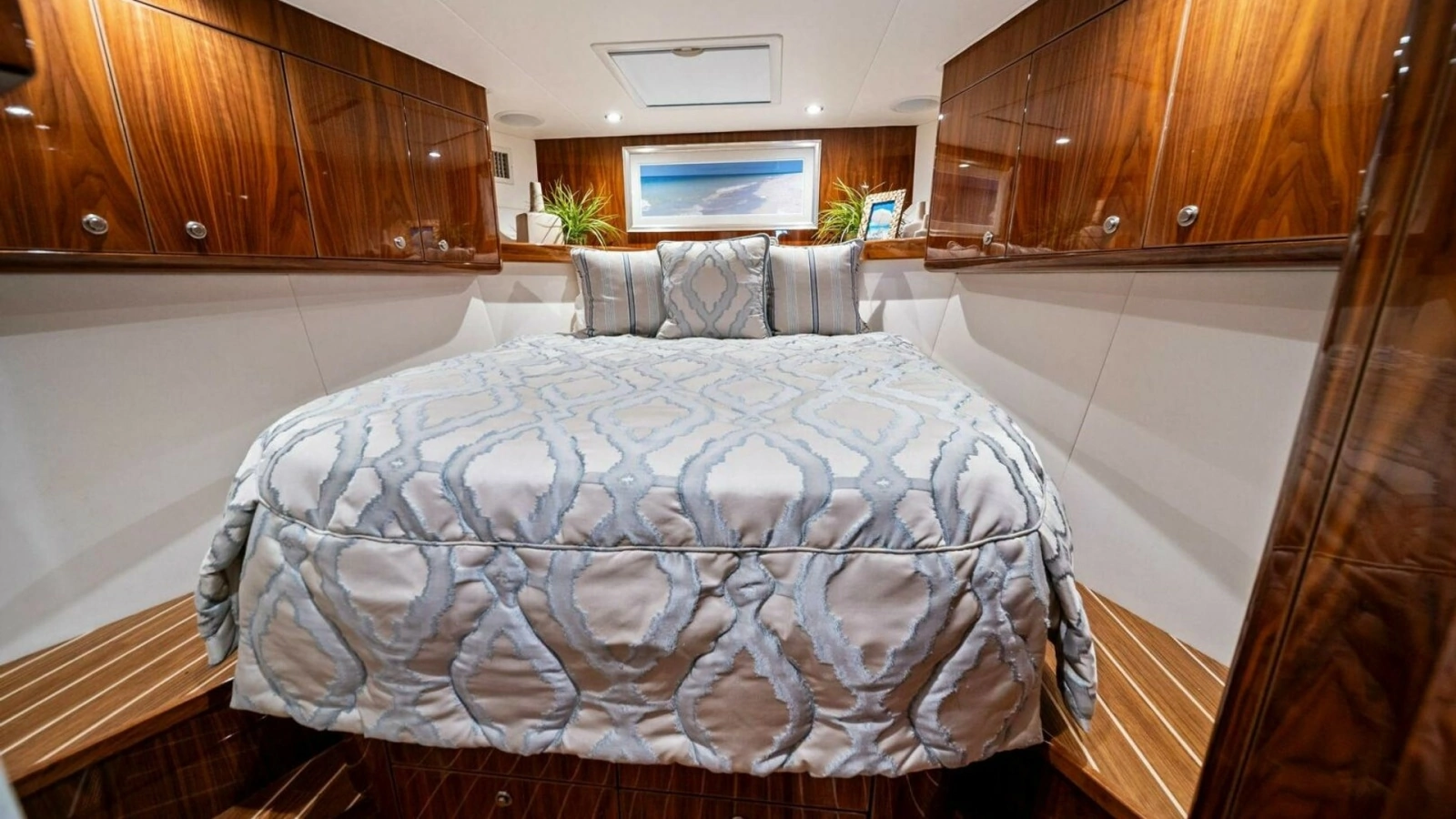 2021 Viking 46 Billfish "Damnfino" - Stateroom