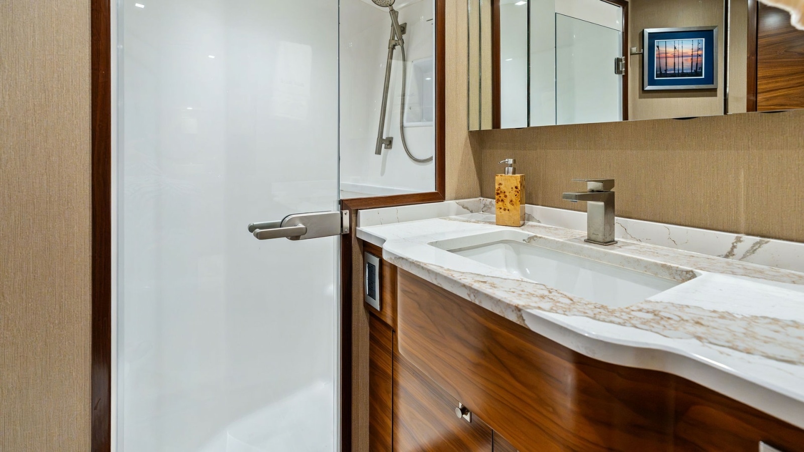Luxurious En-Suite Bathroom