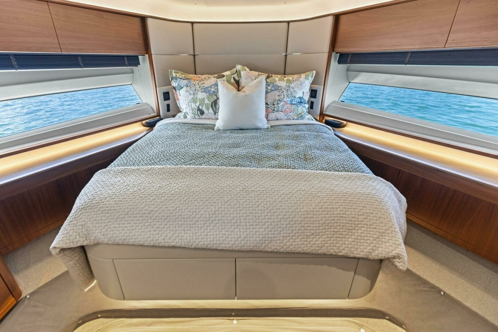 75' 2018 Princess Y75 Motor Yacht