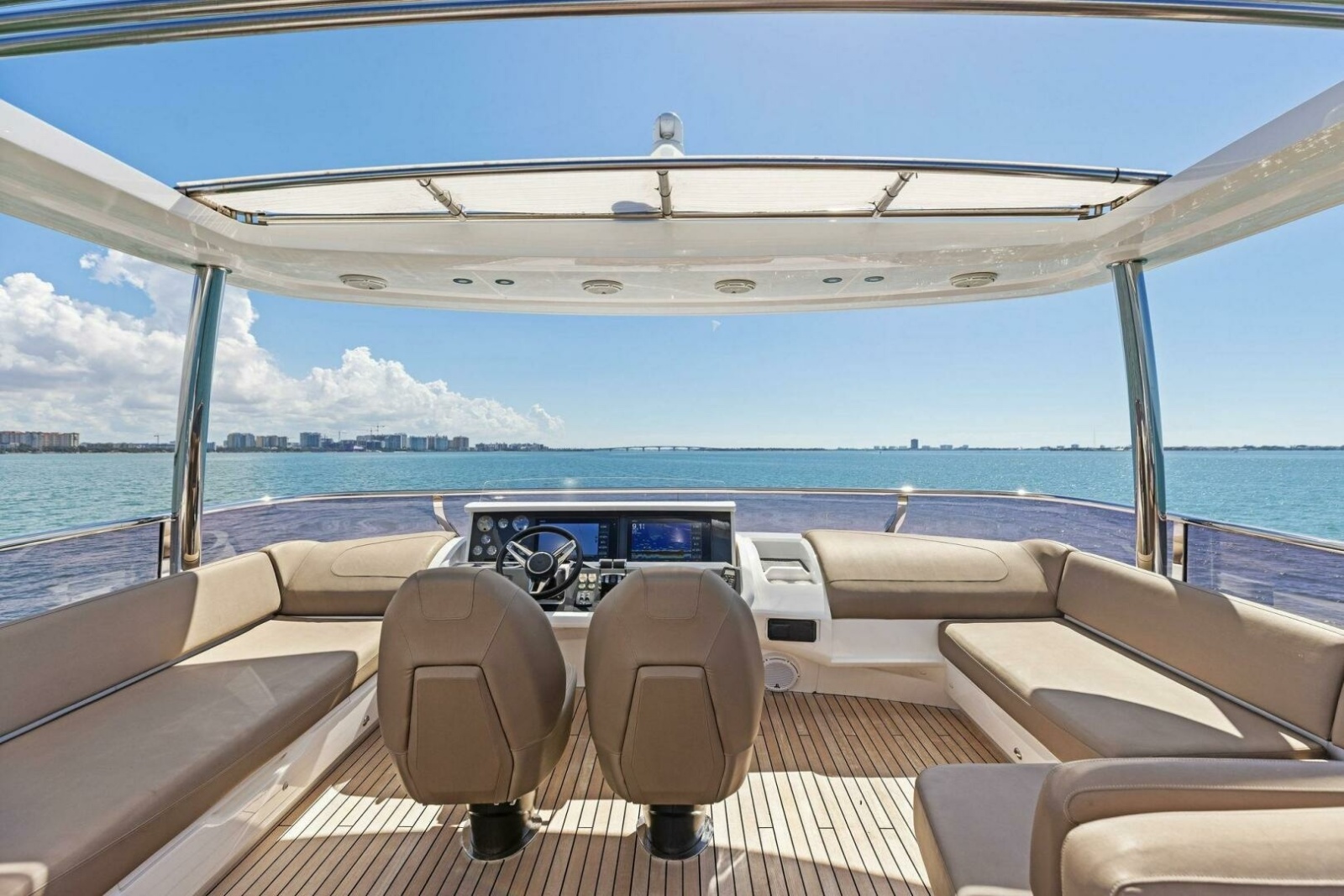75' 2018 Princess Y75 Motor Yacht