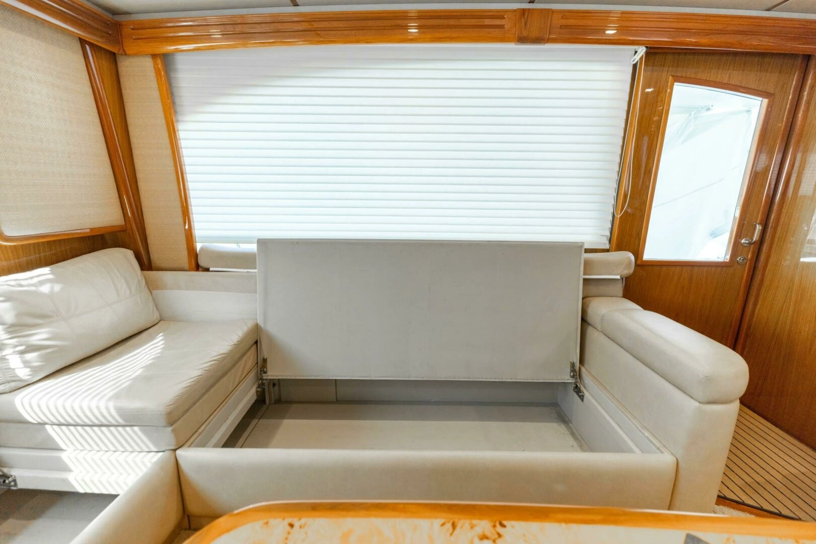 2013 Viking 76 Convertible photo 13