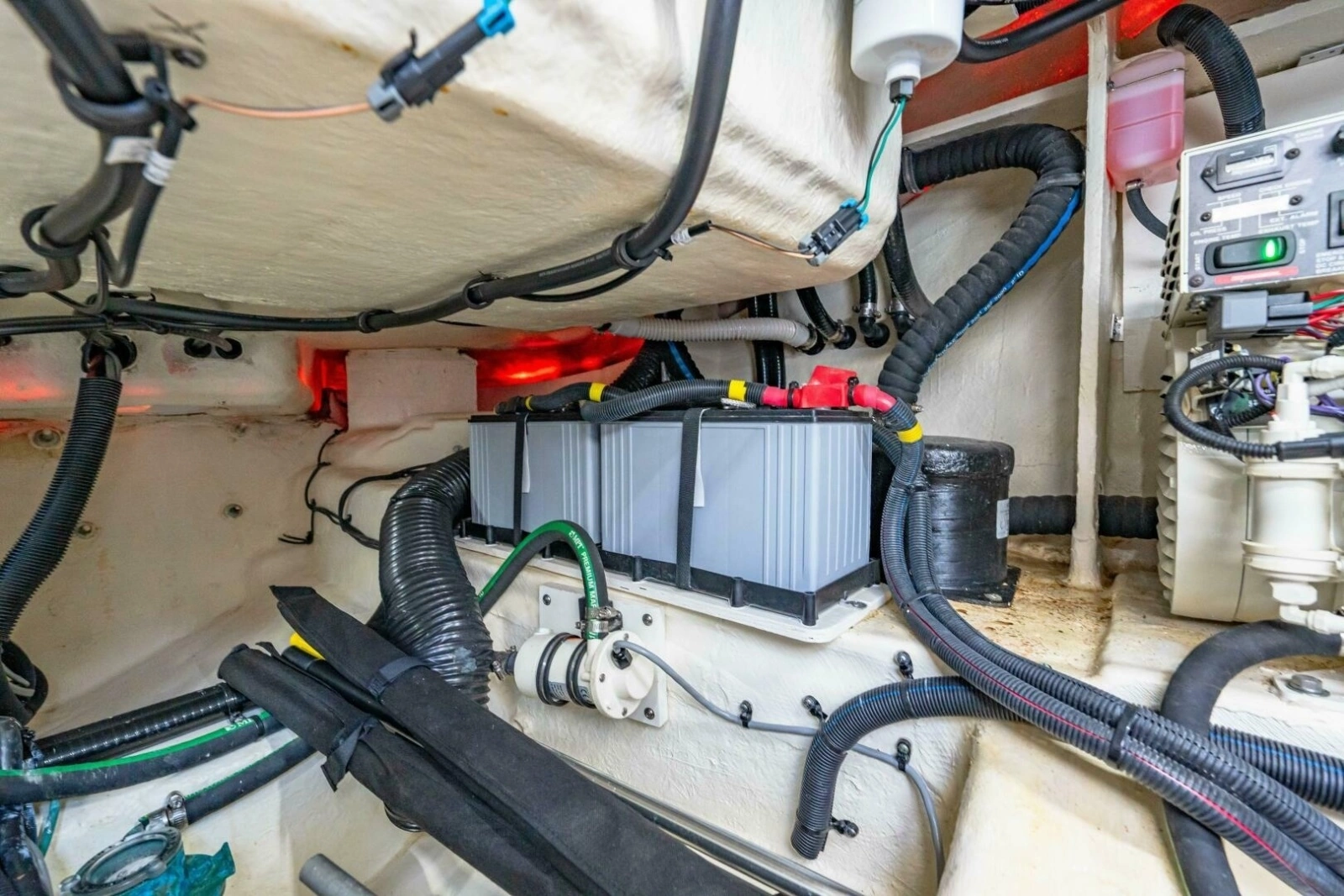 2022 Sea Ray 370 OB 