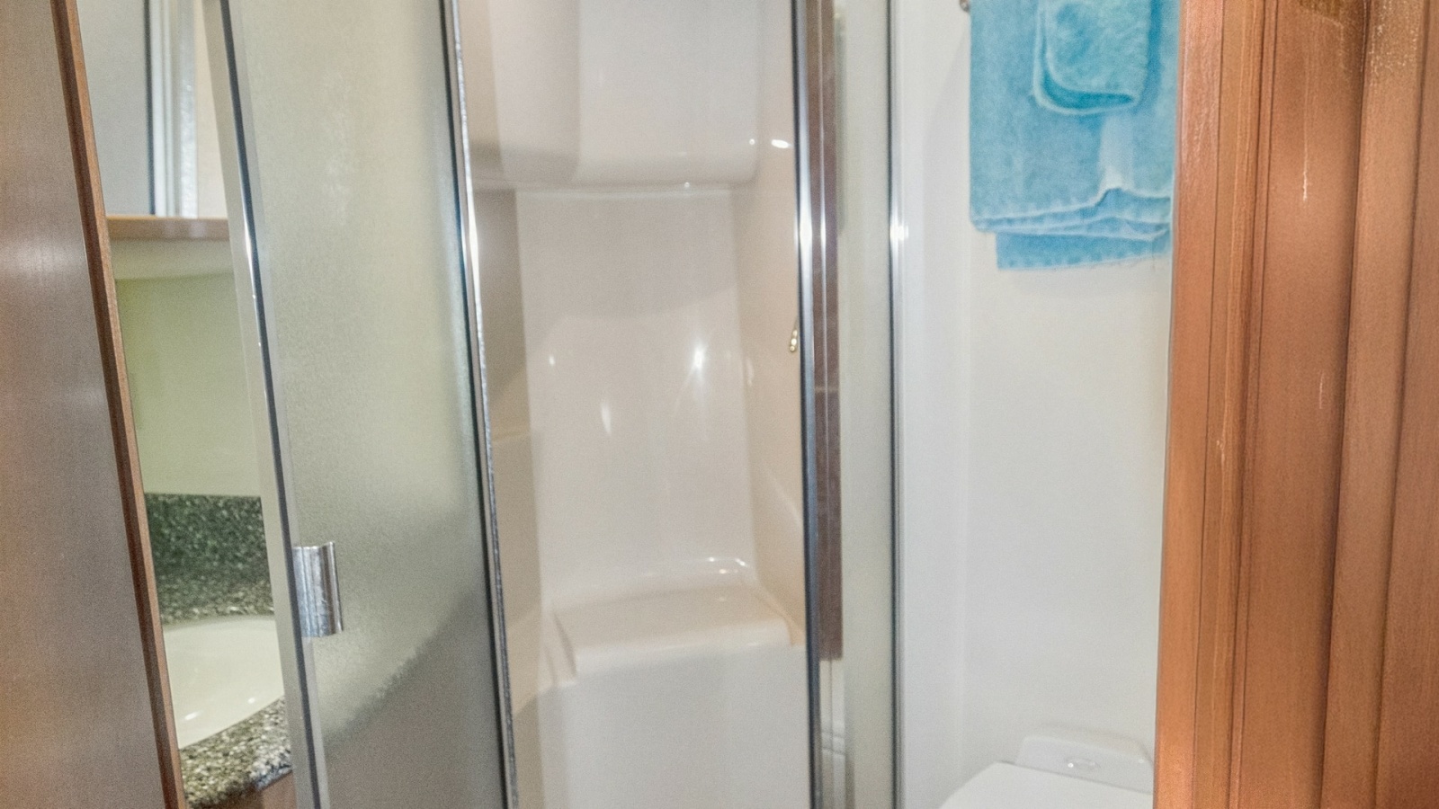 En-Suite Bathroom with Shower